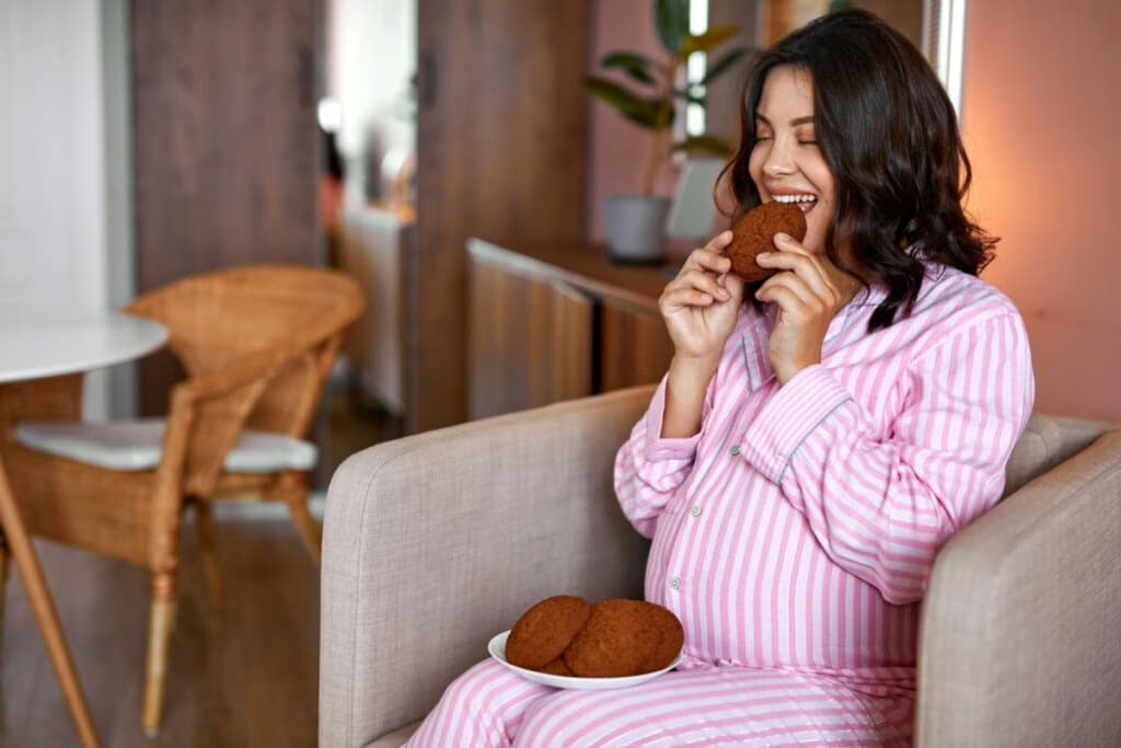 Entenda por que as mulheres sentem desejos durante a gravidez