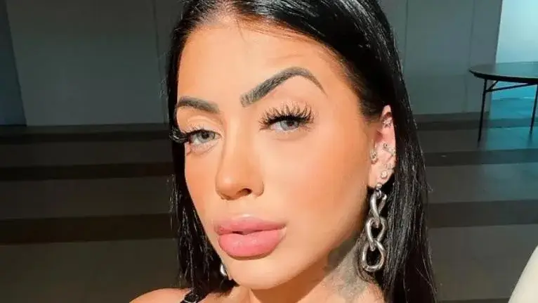 Após diagnóstico, MC Mirella explica situação e tranquiliza fãs