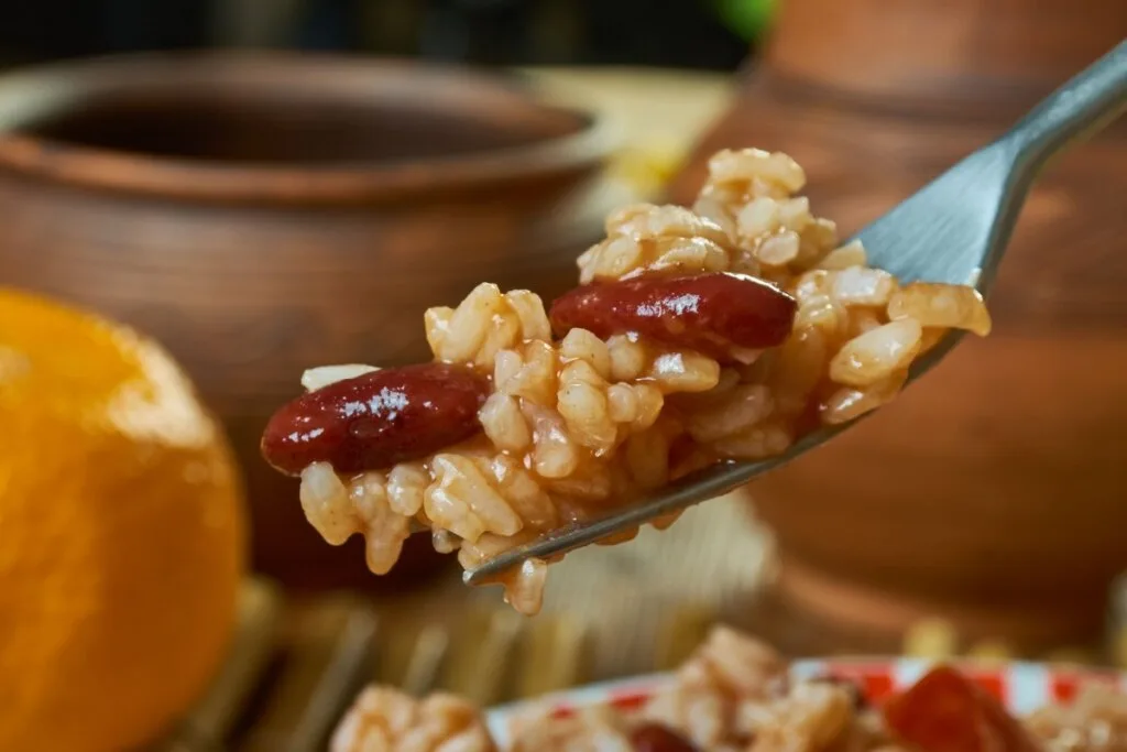 6 motivos para comer arroz e feijão juntos