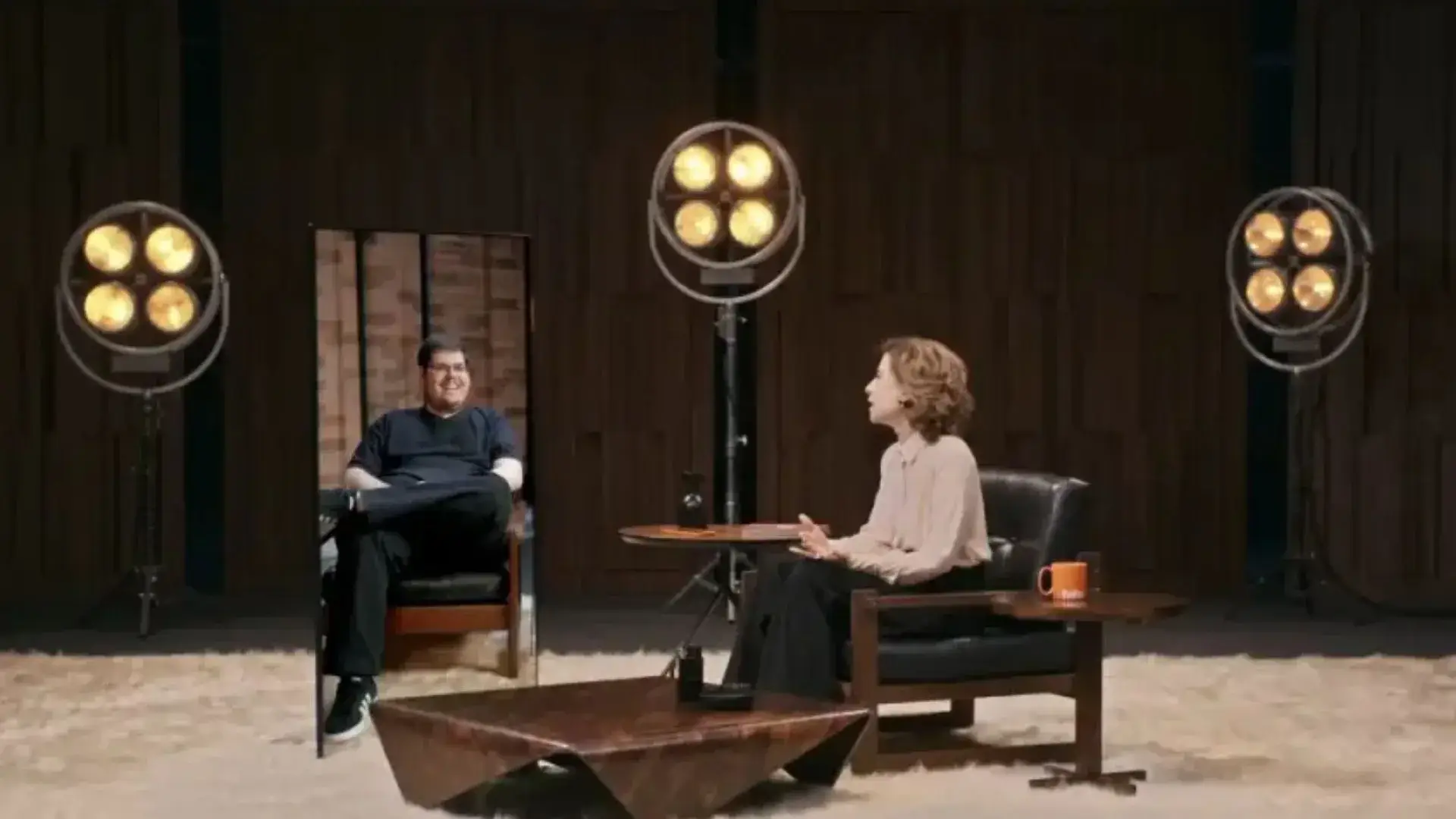 Fernanda Torres faz questionamento hilário à Casimiro e momento diverte