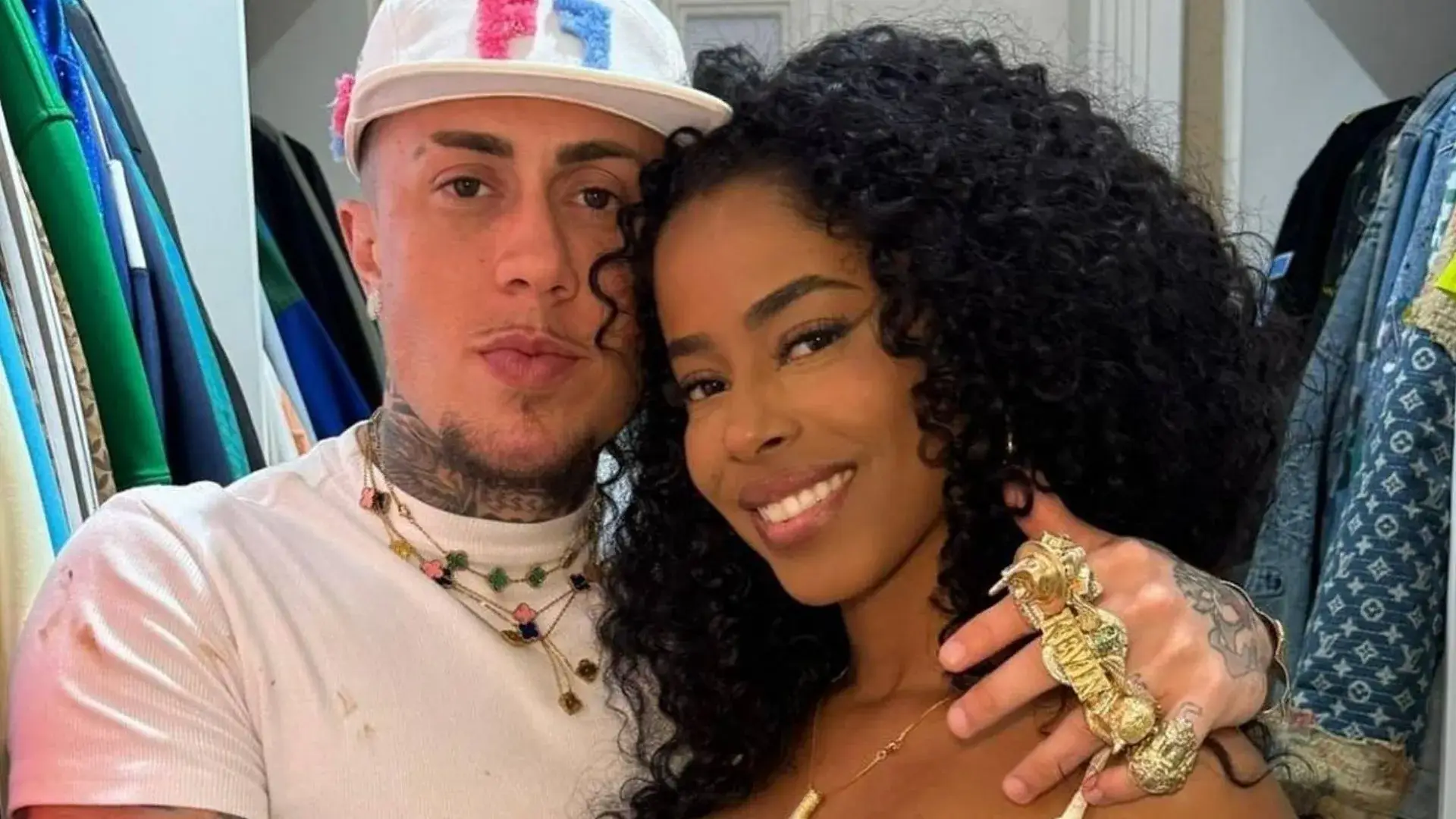 MC Daniel chora ouvindo louvor em momento delicado