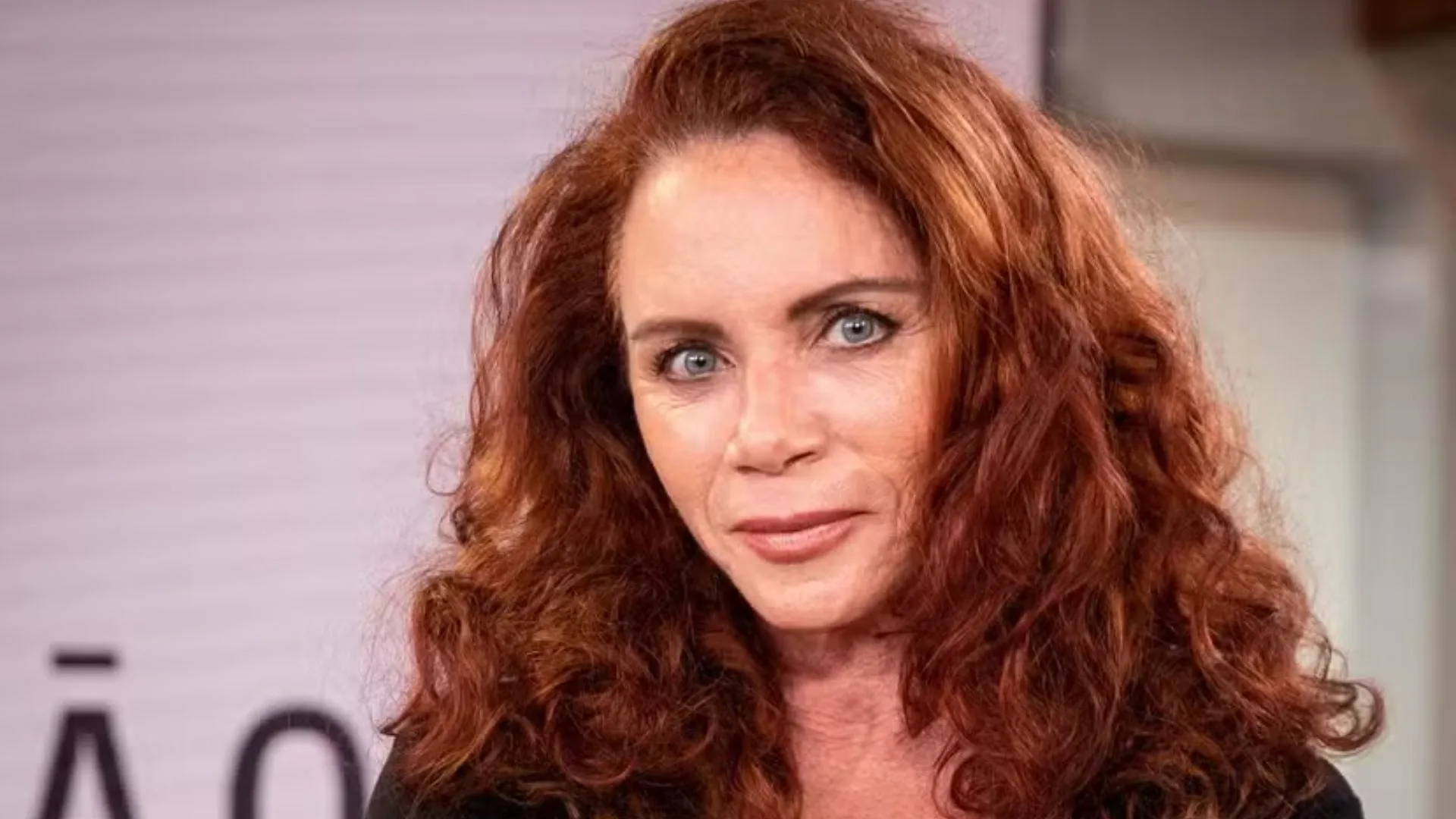 Jornalista da Globo News é hostilizada em loja e exibe vídeo dos ataques