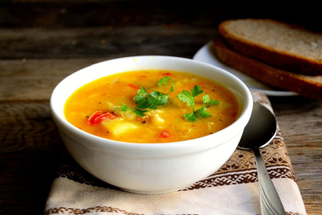 5 sopas cremosas e práticas para o almoço