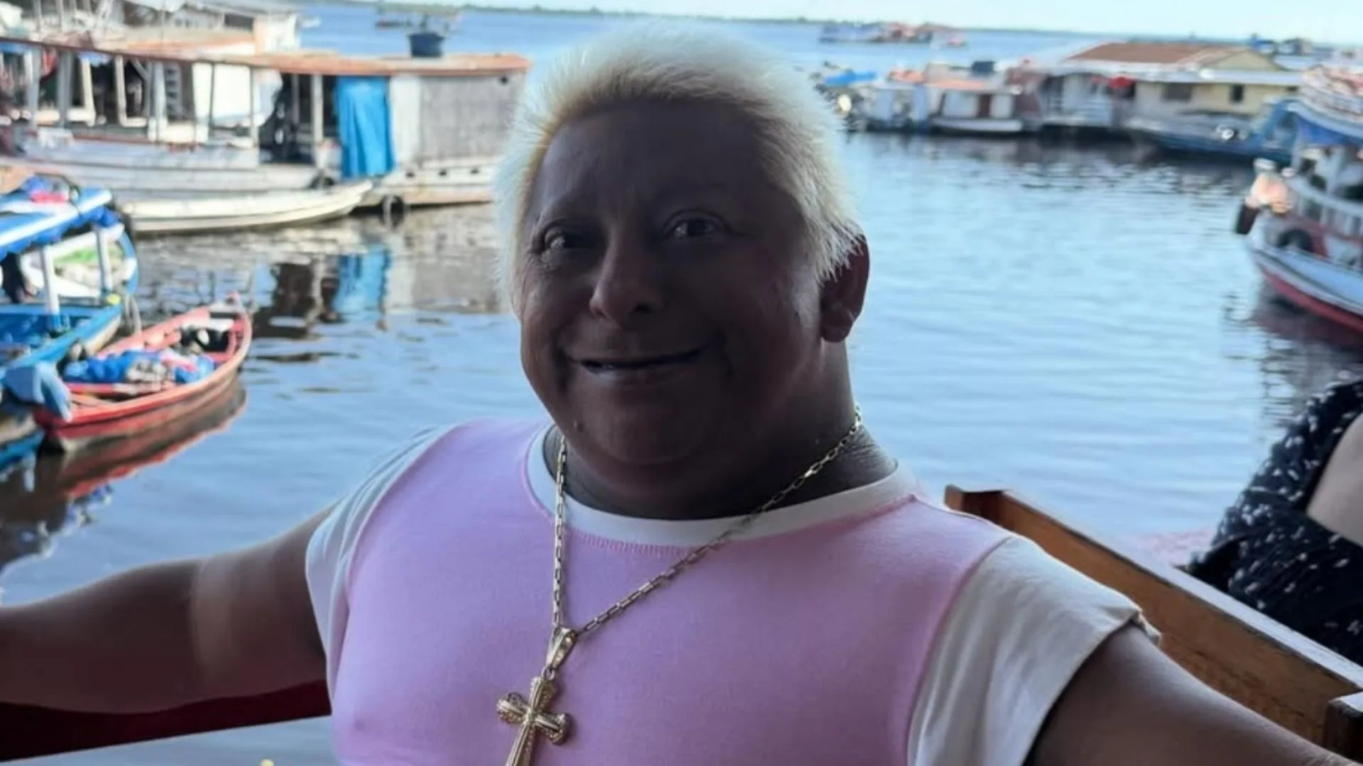 Patixa Teló dança Ragatanga em ação publicitária no Pará