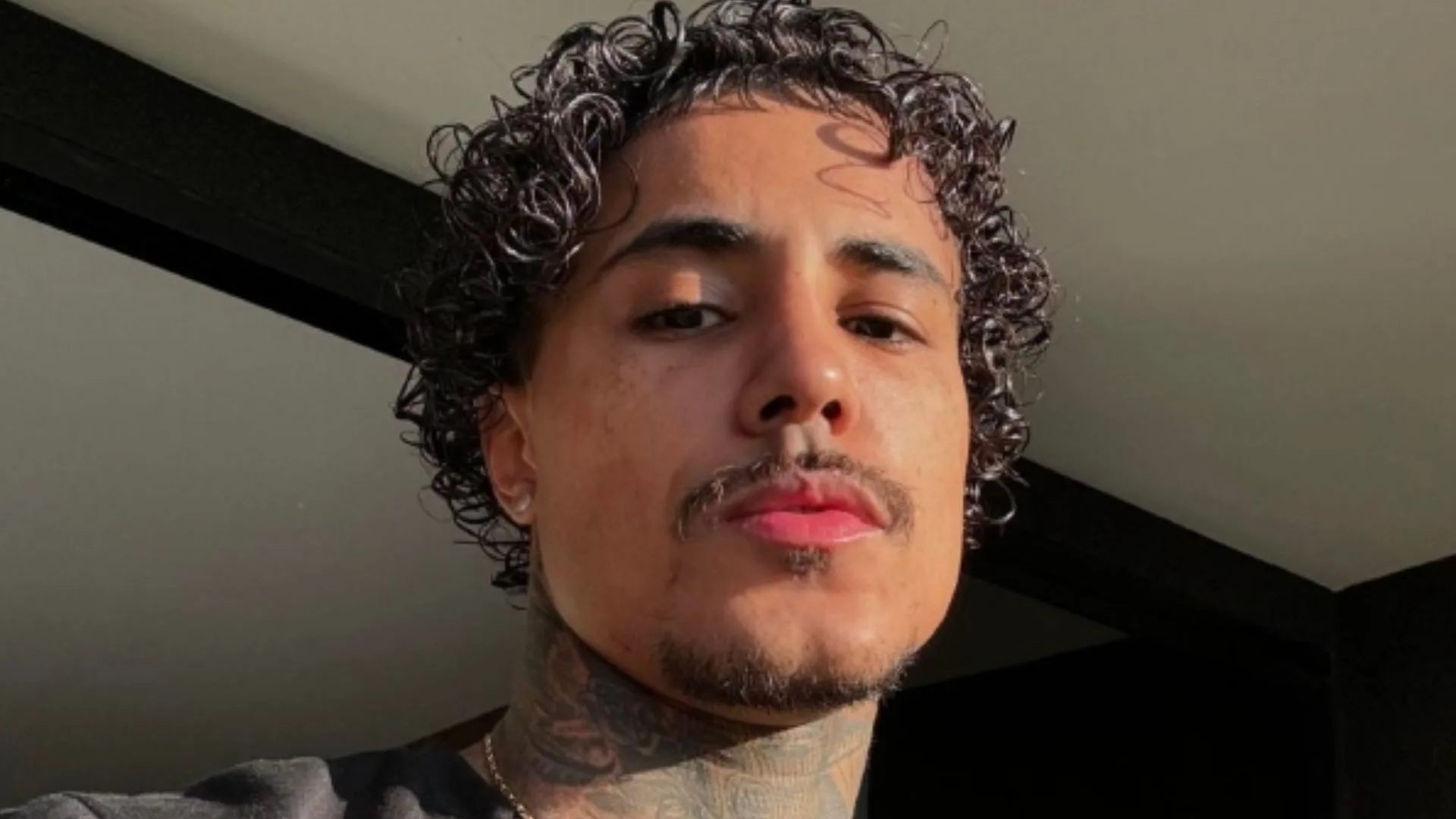 MC Livinho relembra grave acidente de moto: “Estava partindo”