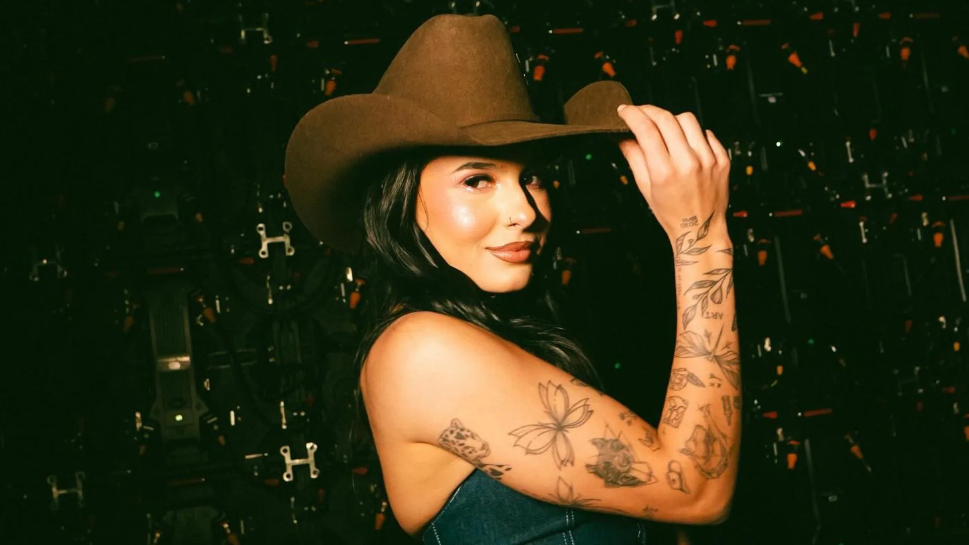 Ana Castela desabafa sobre cartas anônimas com mensagens de ódio