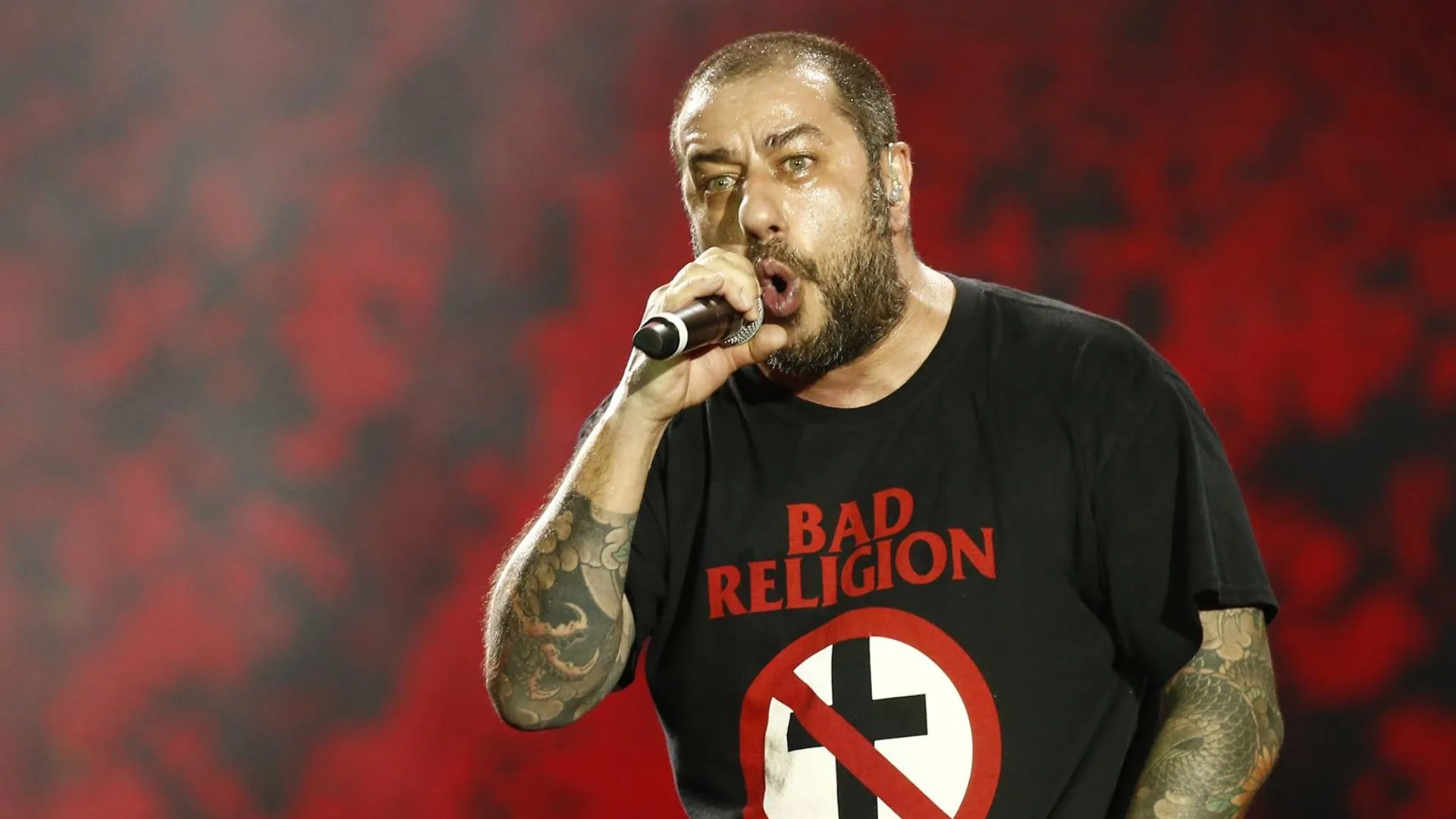 Vocalista do CPM 22 relembra críticas ao longo dos 30 anos da banda