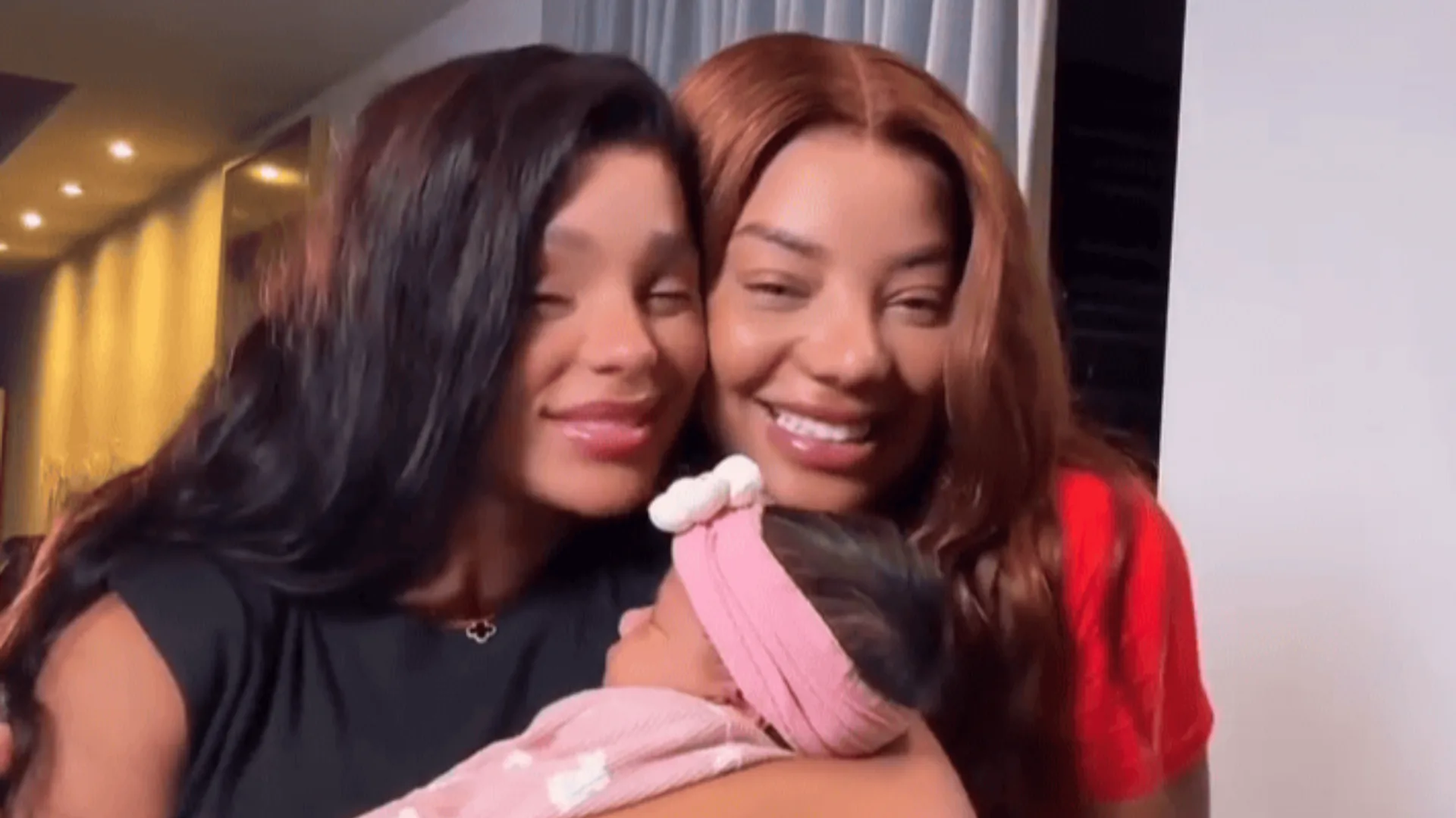 Ludmilla mostra Zuri assistindo às mamães no Domingão