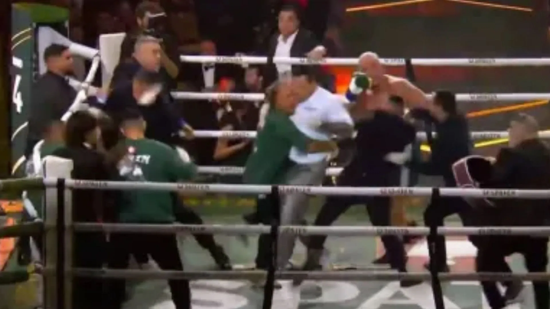Duelo entre Popó e Wanderlei Silva termina em briga generalizada