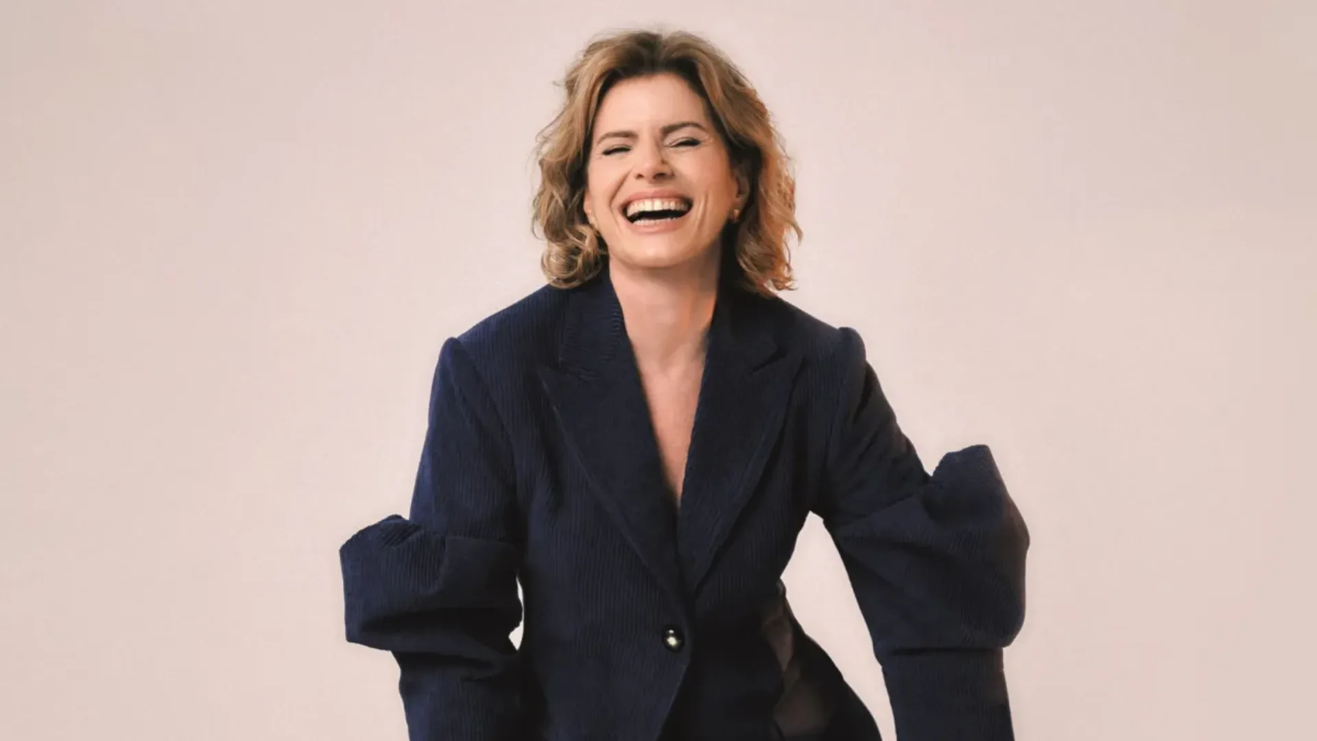 Débora Bloch cita o ‘lado bom’ de viver Odete e resposta diverte