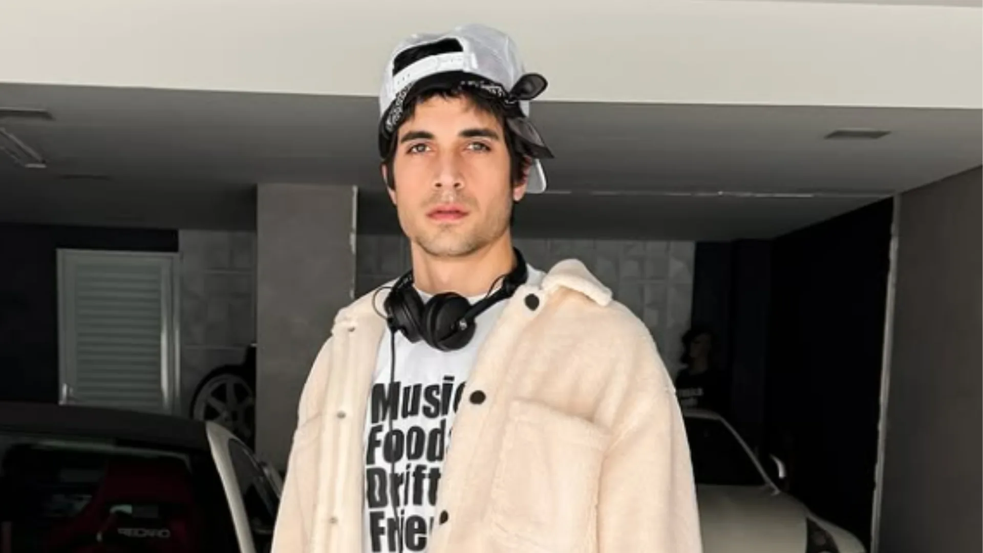 Fiuk acusa vizinhos de invadirem sua casa e toma atitude