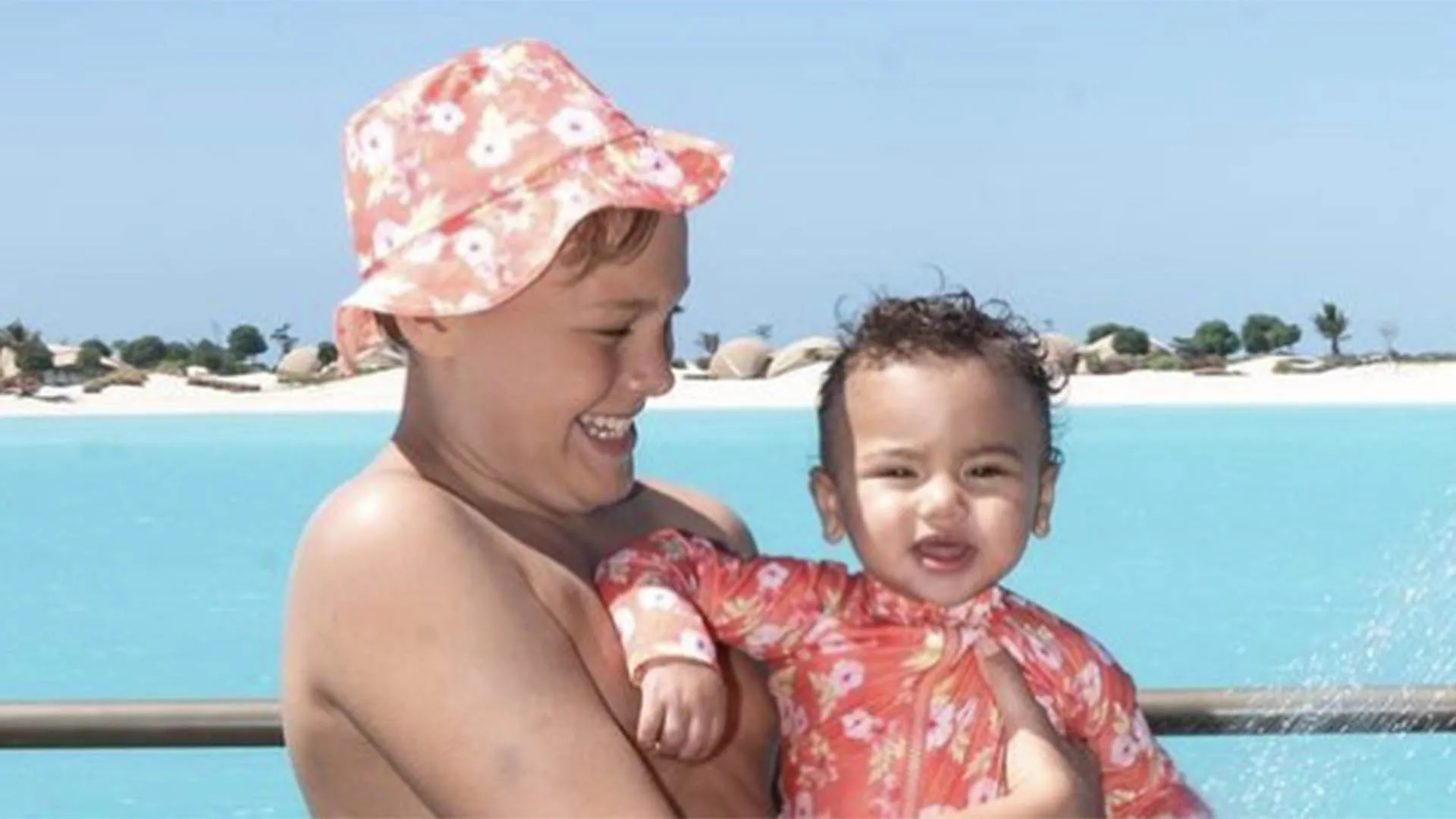 Mavie ganha presente especial do irmão Davi Lucca no aniversário