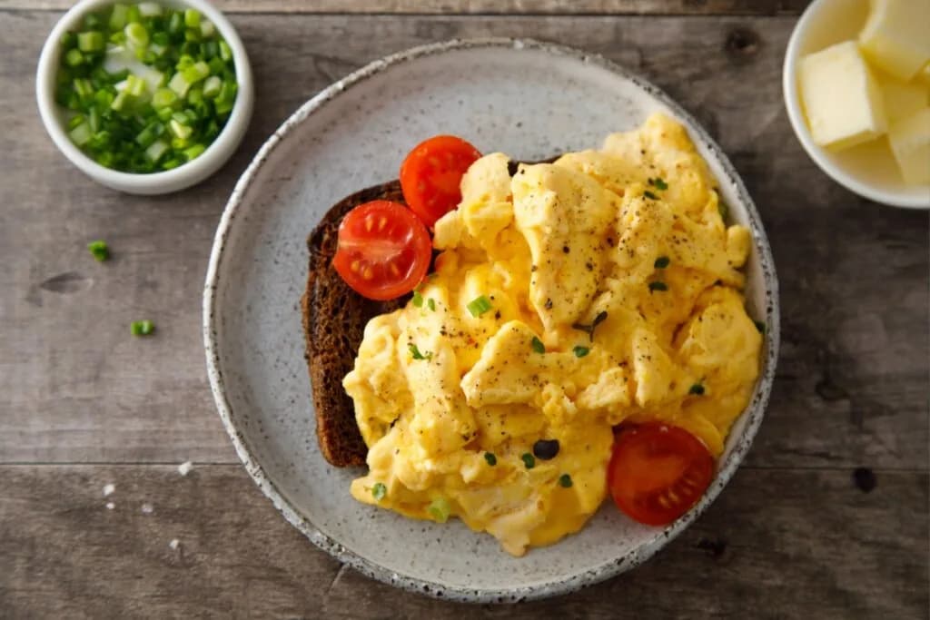 5 receitas proteicas com ovo para o lanche da tarde ou para o café da manhã