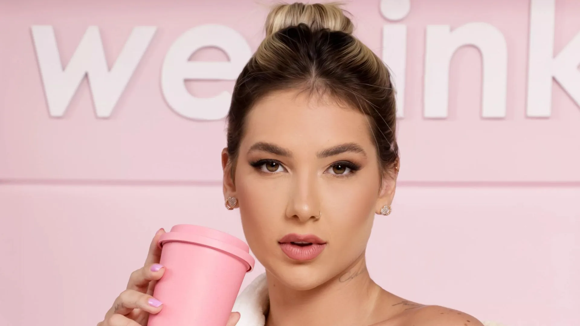 Ministério Público pede suspensão de vendas da We Pink através de lives