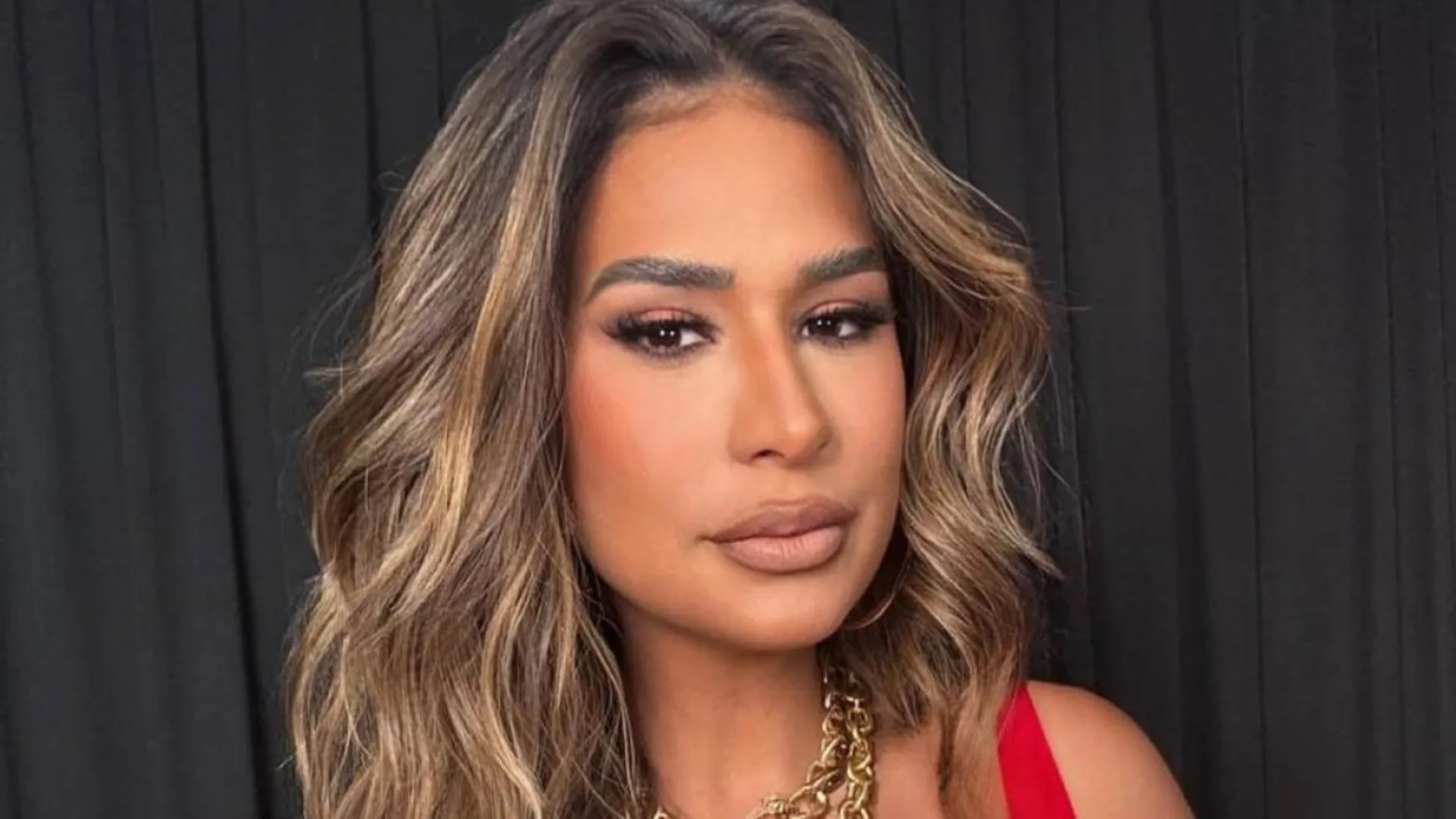 Simone Mendes se emociona ao falar do pai: “Indigente”