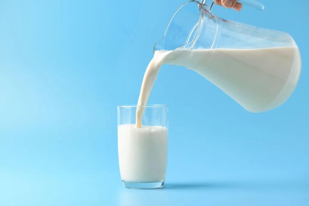 6 mitos e verdades sobre o consumo de leite e a saúde feminina