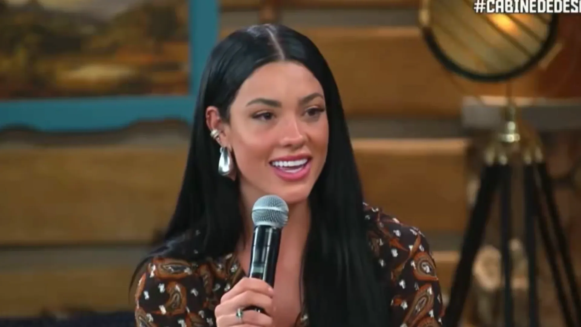 A Fazenda 17: Rayane descobre par romântico de Belo em novela