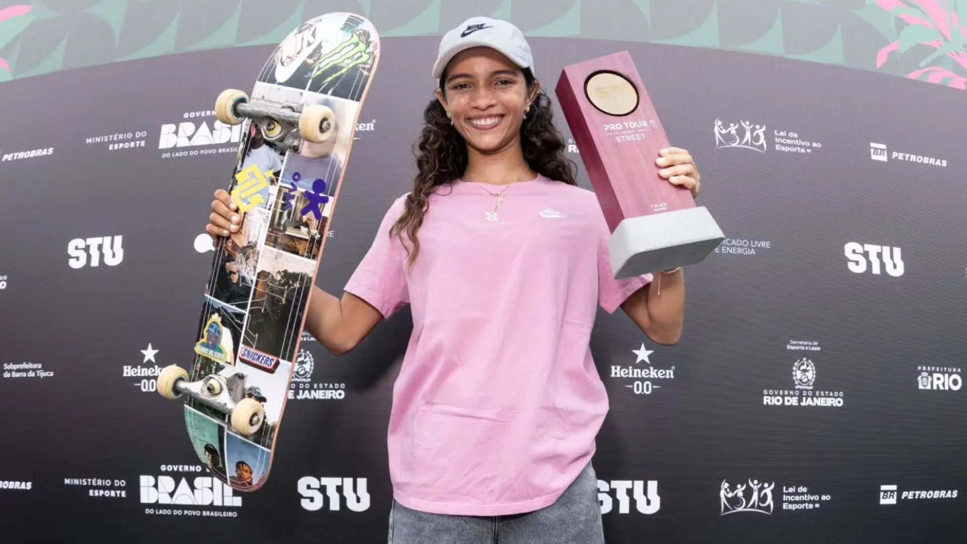 Leitura labial exibe Rayssa Leal ‘falando sozinha’ na final do STU Rio