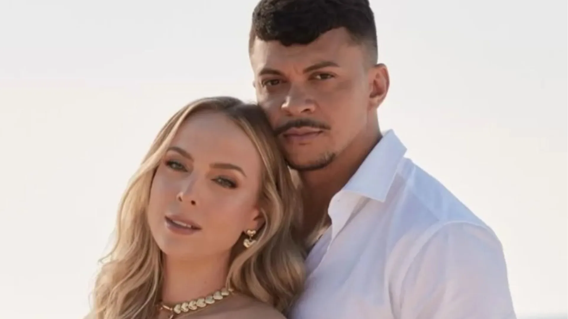 Após beijo entre Tata e Cocielo, amiga manda mensagem inusitada