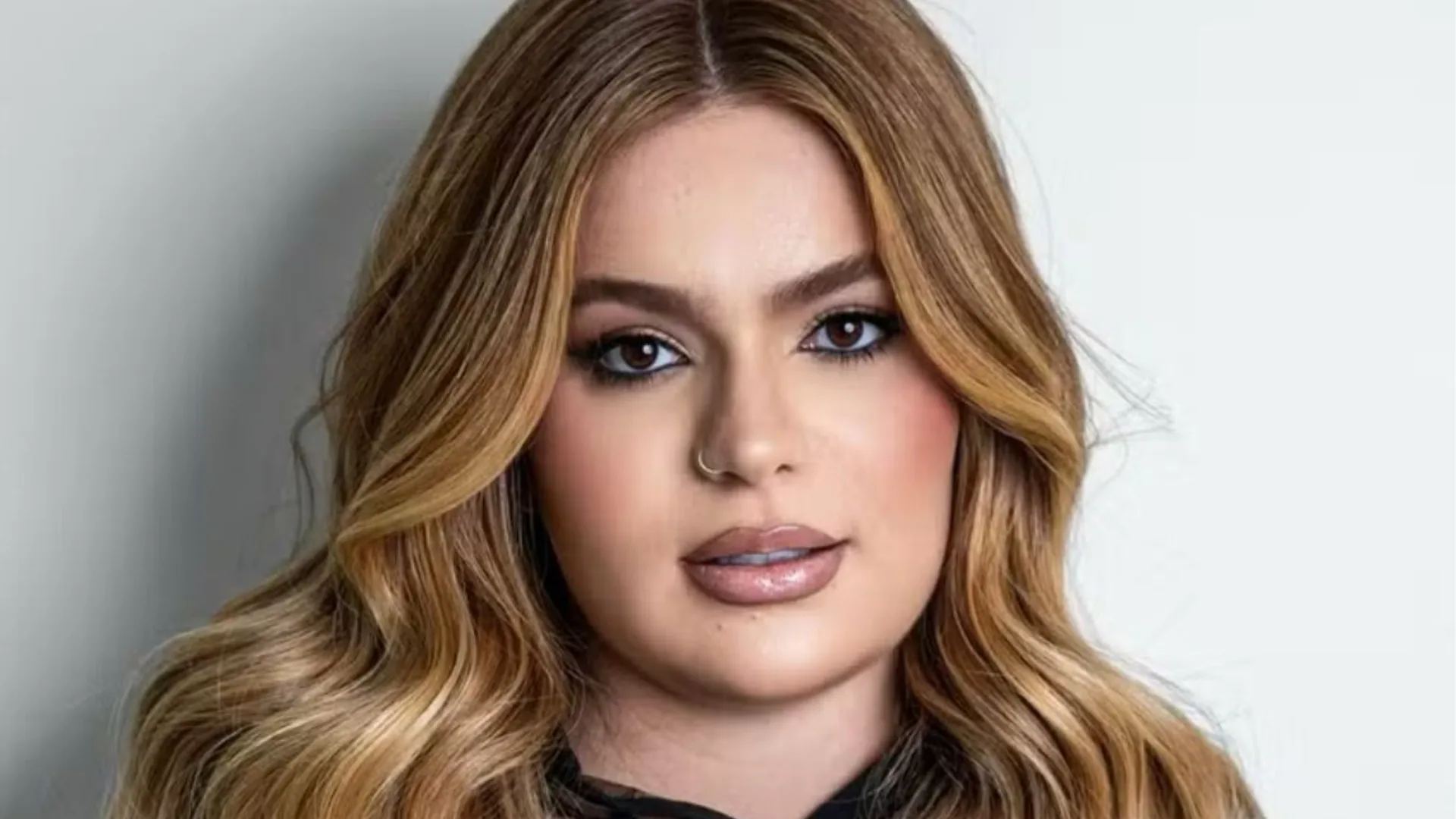 Viih Tube exibe transformação do corpo 5 meses após cirurgia