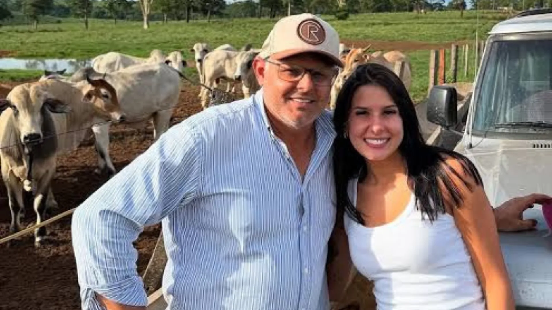 Pai de Ana Castela adota cachorrinha resgatada e a batiza de Boiadeira