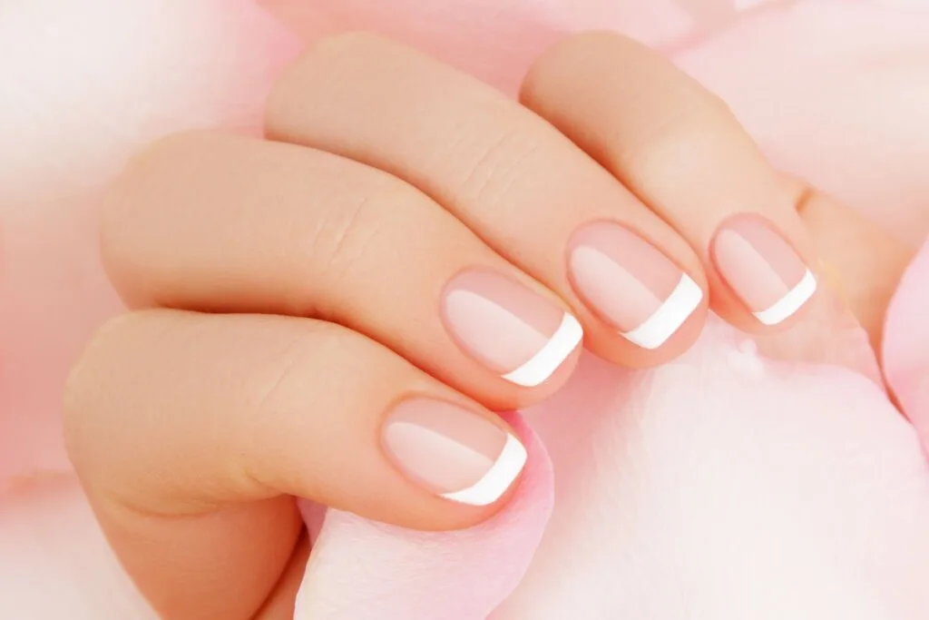 Unhas de Natal e de Ano-Novo: confira o passo a passo