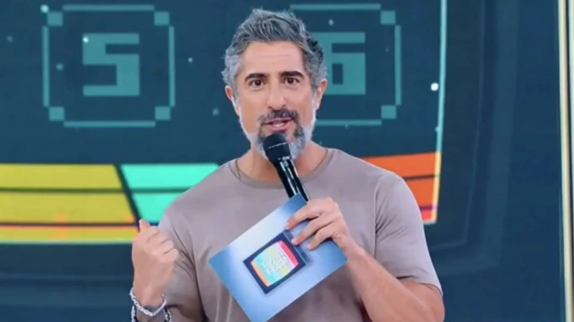 Marcos Mion celebra 25 anos de carreira com vídeo nostálgico