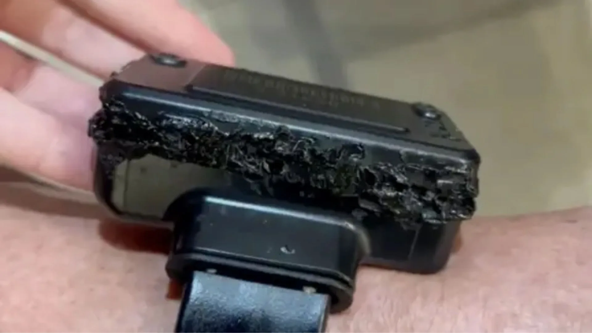 Flávio diz que Bolsonaro tentou violar tornozeleira por “confusão mental”