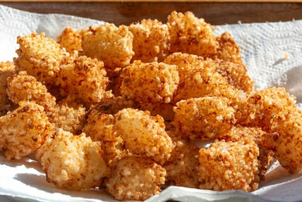 6 petiscos veganos irresistíveis e fáceis de fazer