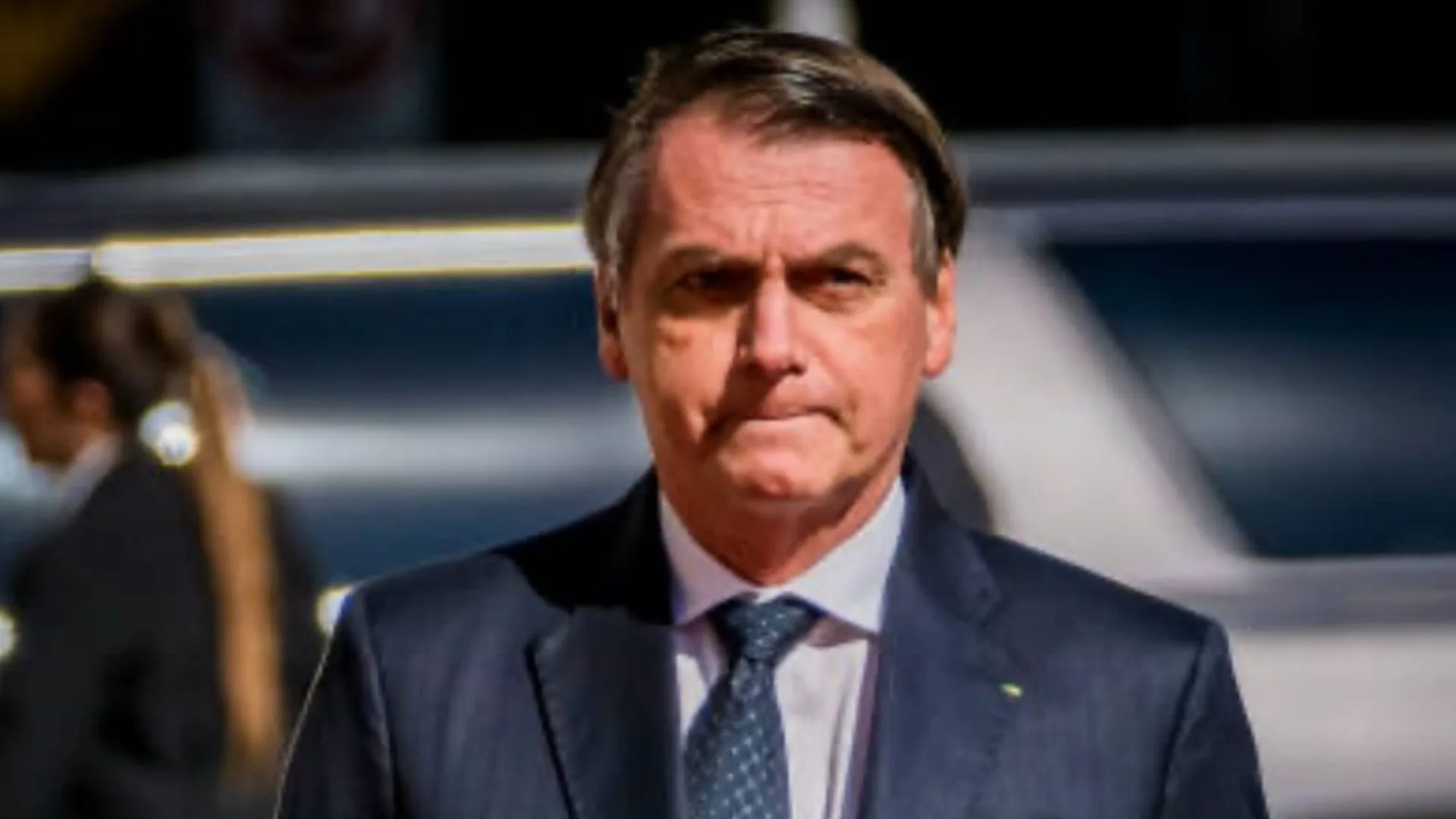 Michelle diz que Bolsonaro caiu e bateu a cabeça enquanto dormia