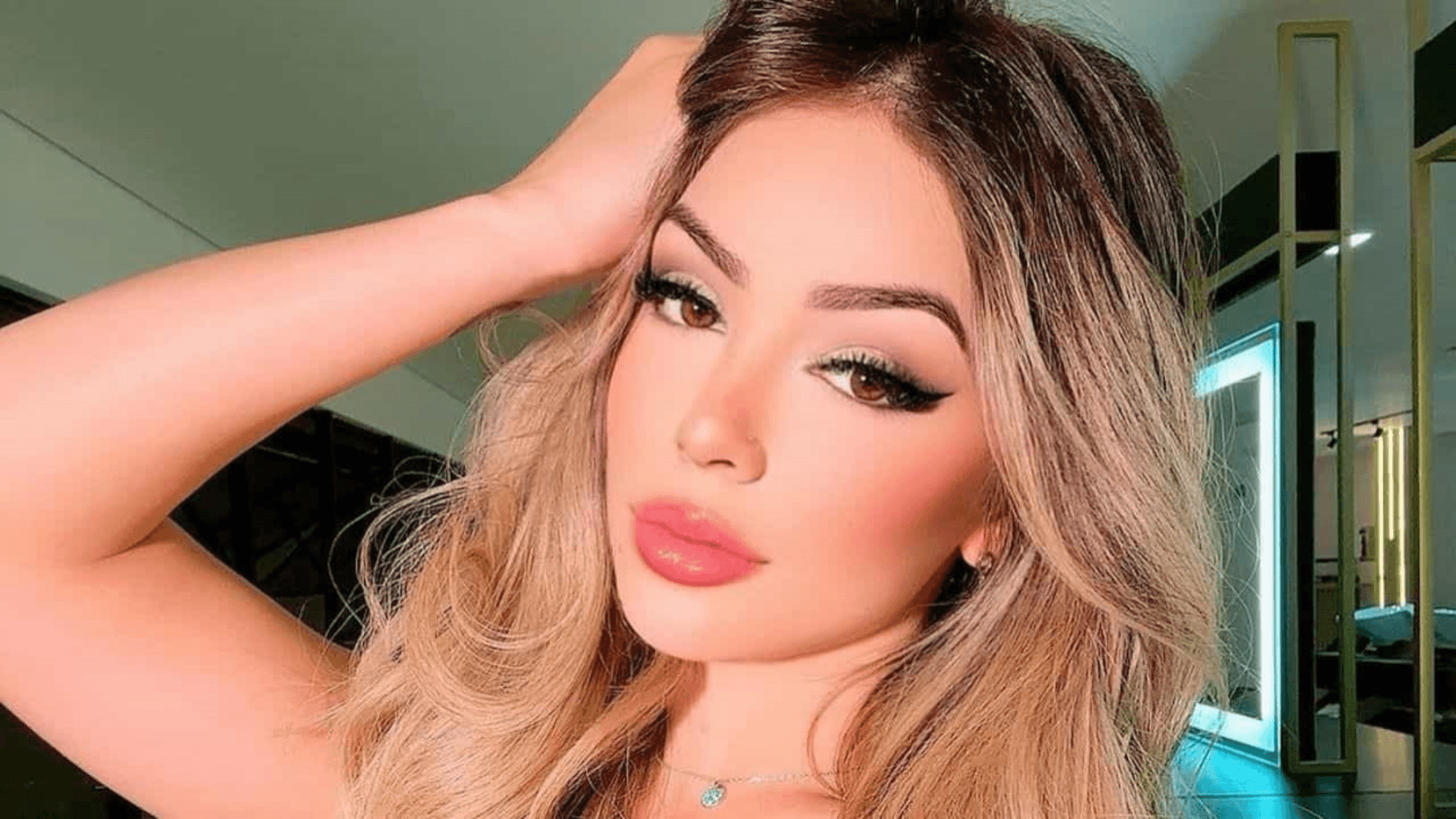 Melody recebe alta hospitalar após internação por infecção no estômago