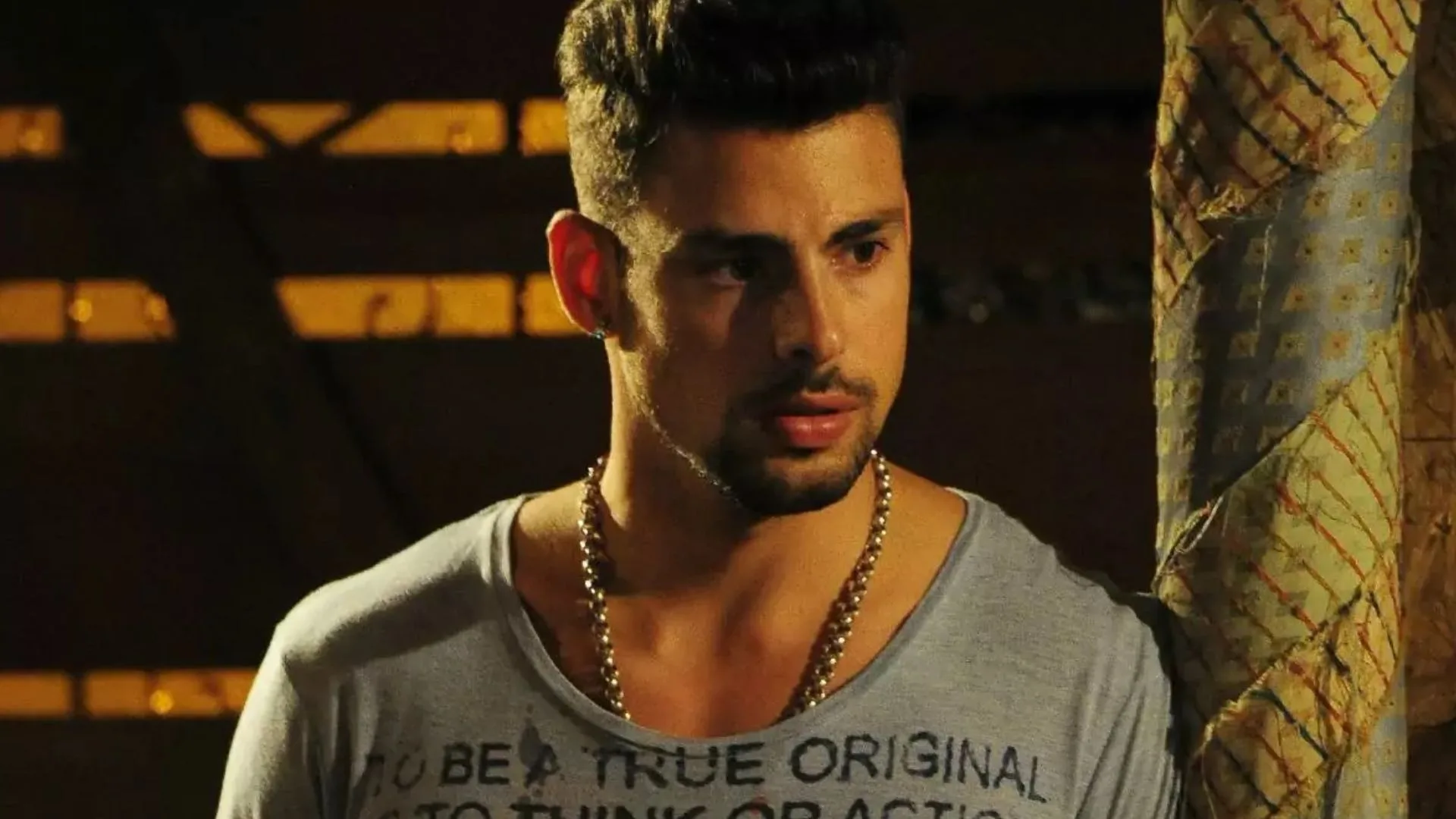 Cauã Reymond gagueja ao falar sobre continuação de ‘Avenida Brasil’