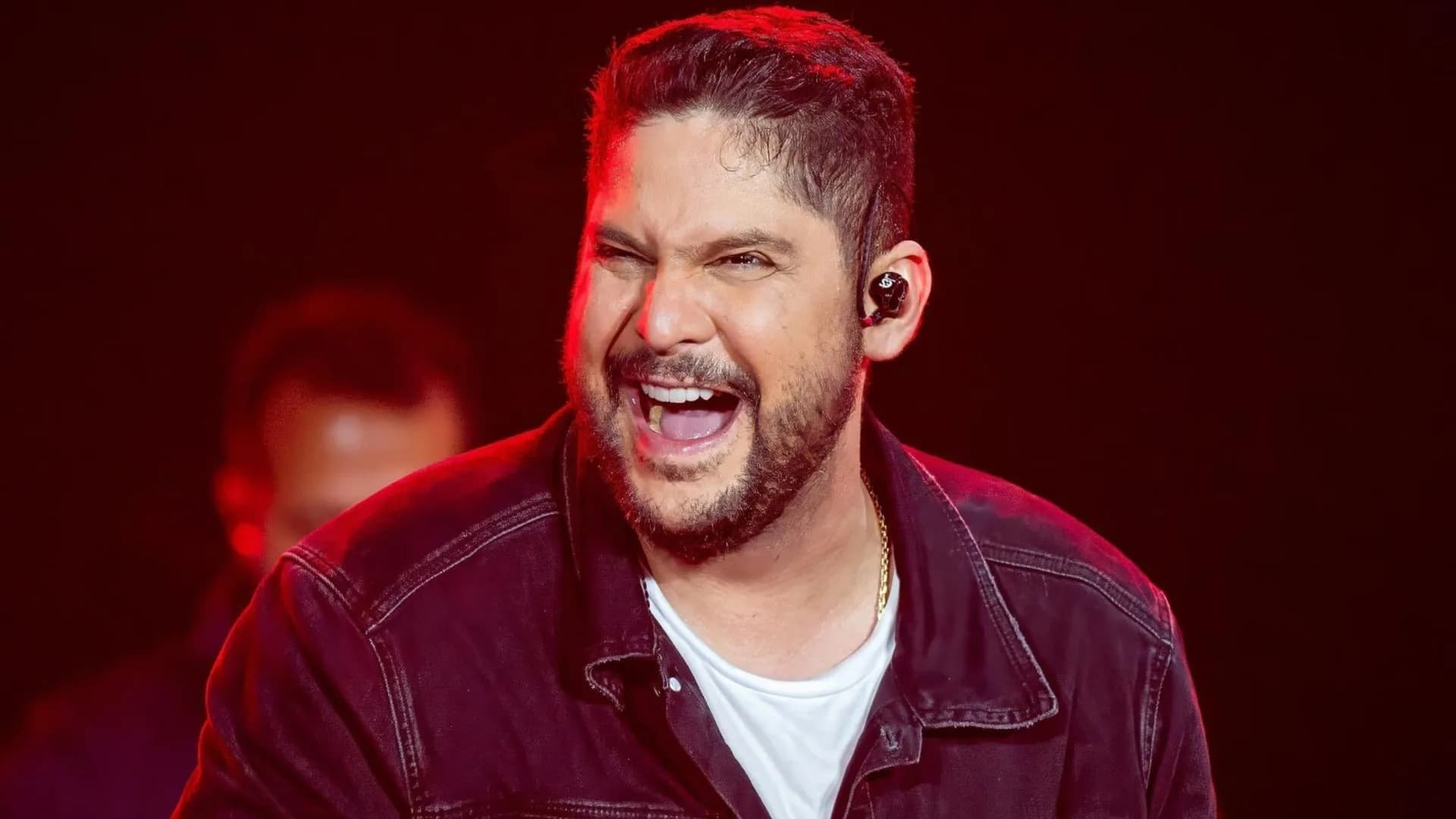 Jorge, da dupla com Mateus, manda recado para fã durante show