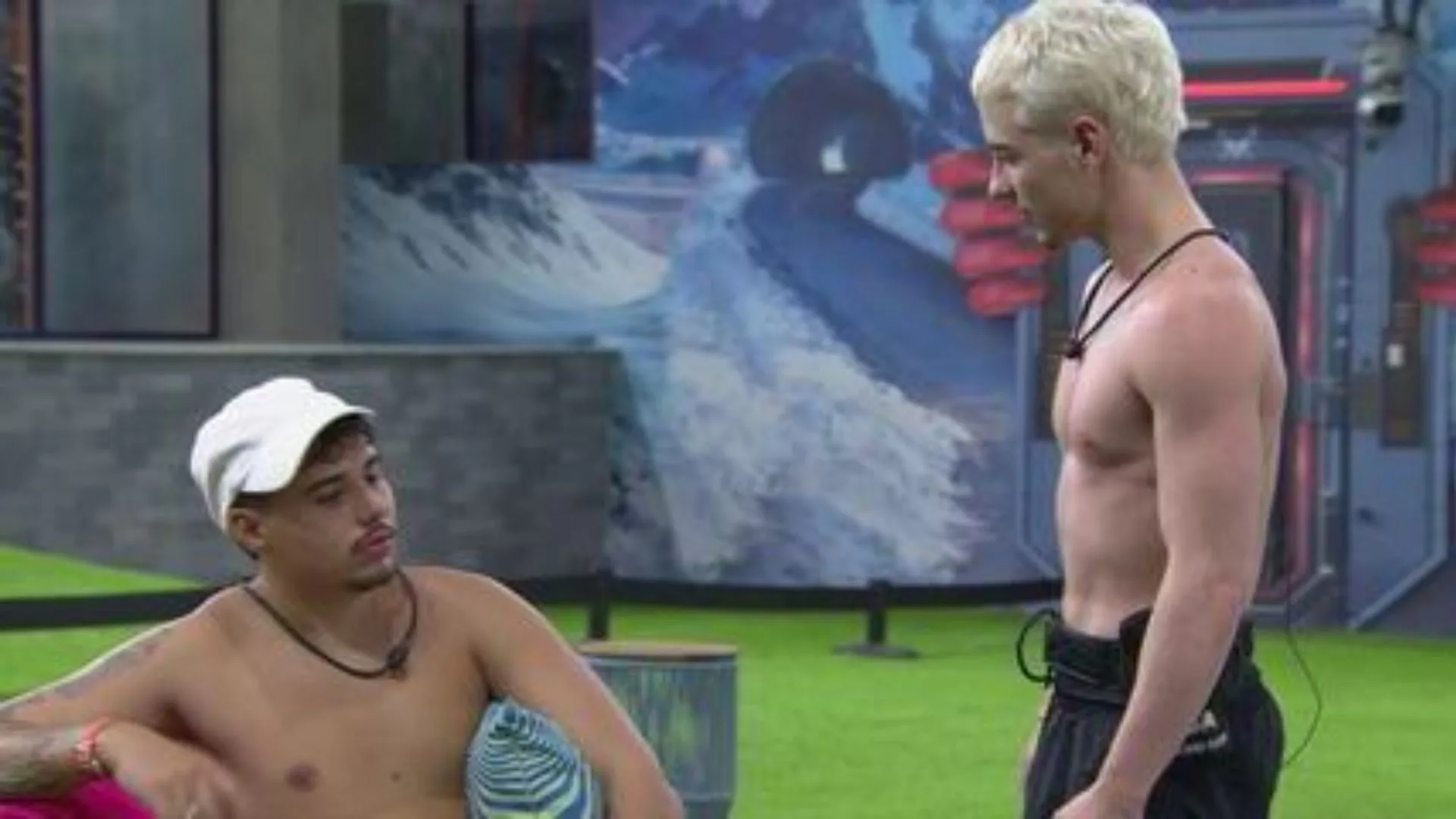 Juliano se irrita com Pedro após sujeira em mala: “Vai tomar no c*”