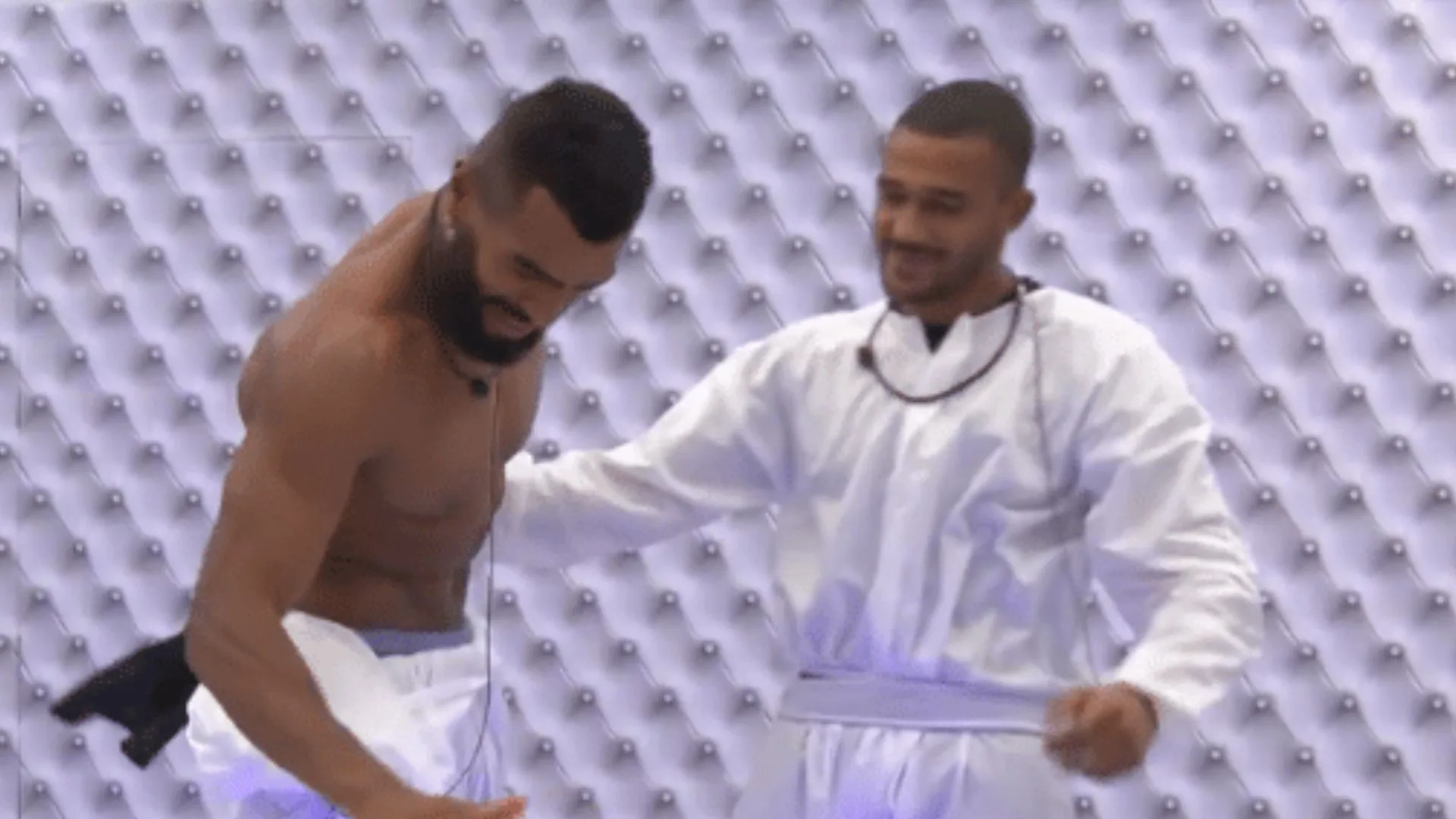 BBB 26: Ricardo desiste do Quarto Branco após mais de 100 horas