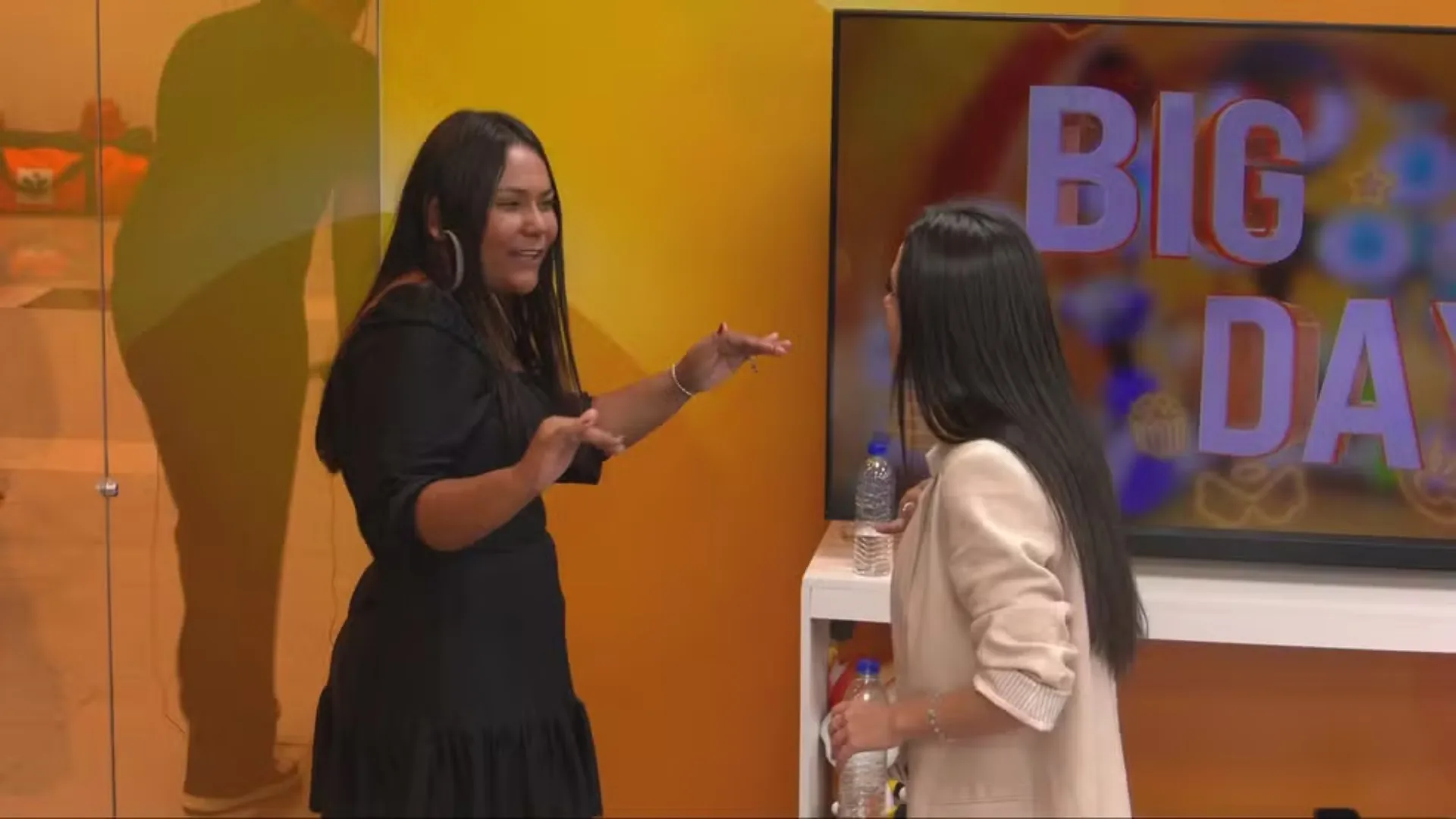 Chaiany e Jordana tretam na Casa de Vidro: “Fica na sua”