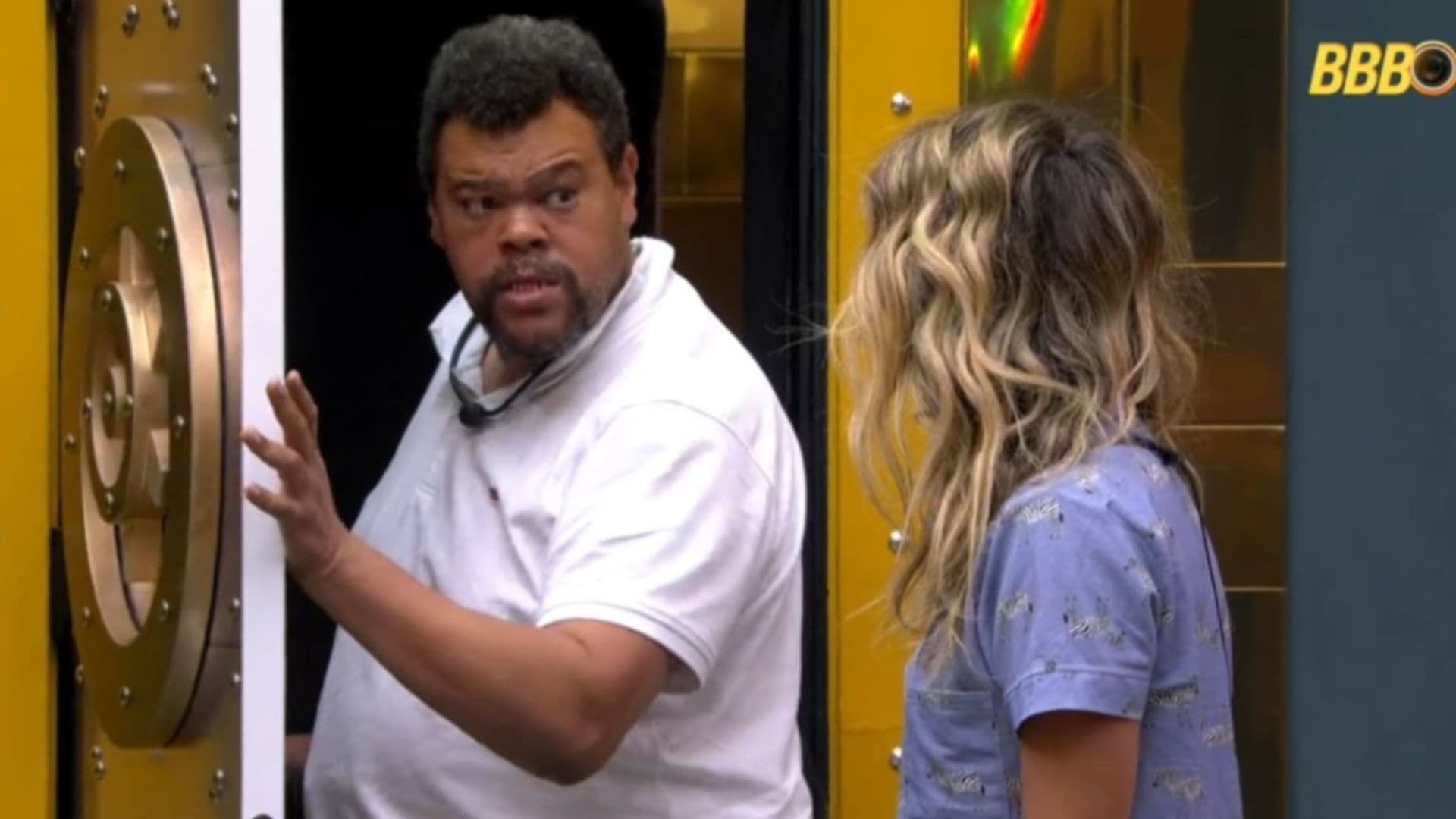 BBB 26: Babu perde a paciência com Samira: “Vai à m*rda”