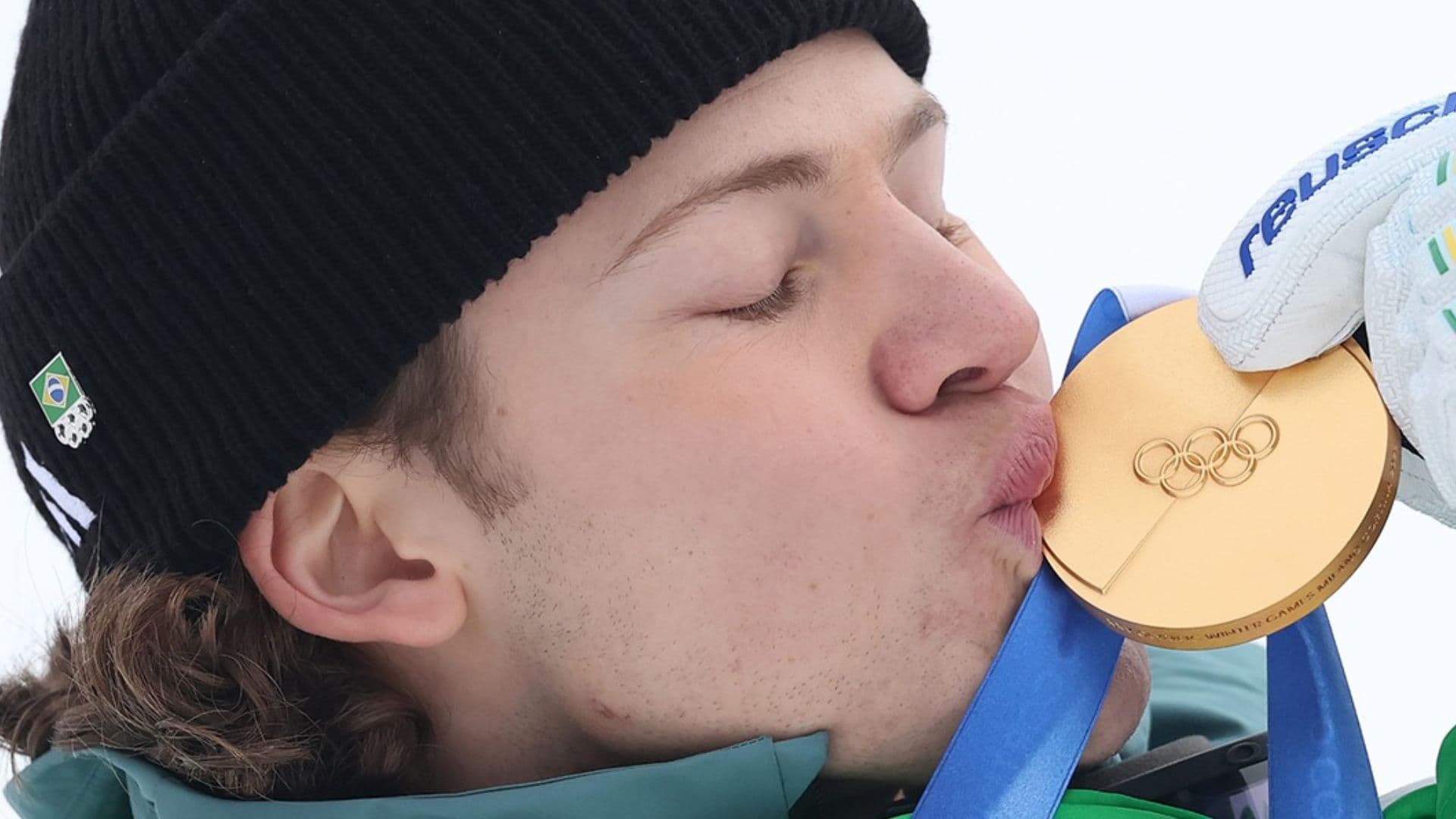 Lucas Pinheiro ganha medalha de ouro nos Jogos Olímpicos de Inverno