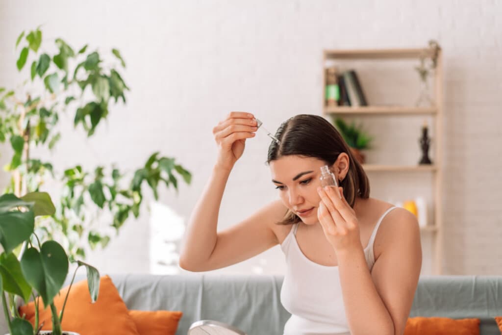 Alopecia feminina: entenda a condição que afeta a cantora Maiara