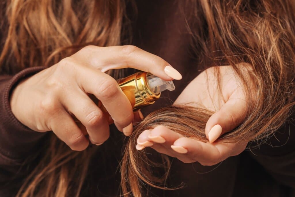 Cabelos saudáveis no verão: 5 cuidados para proteger os fios