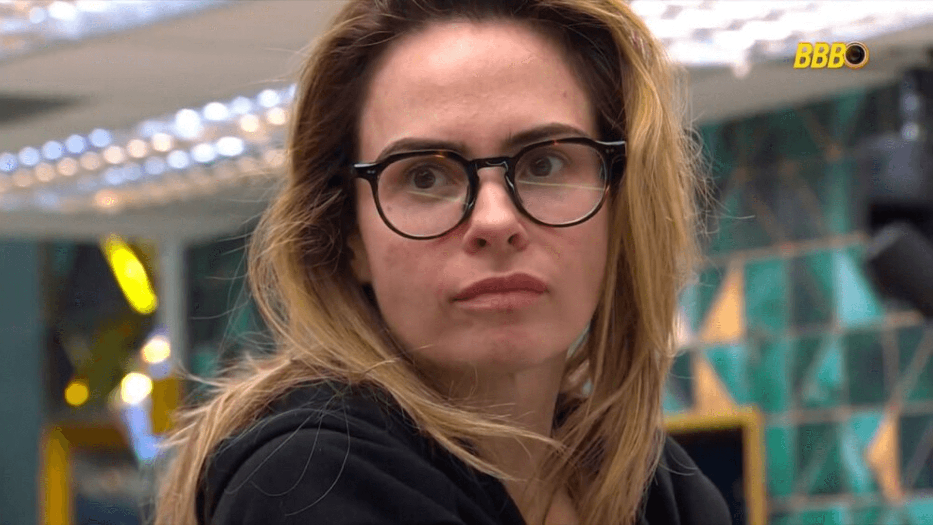 Ana Paula especula ida de Juliano ao Quarto Secreto