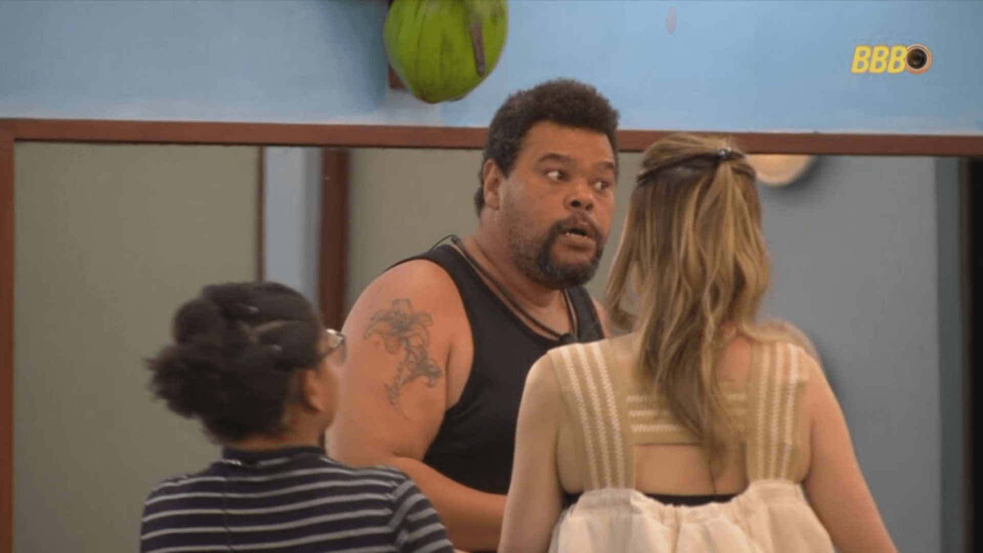 Babu canta música para provocar Ana Paula durante Castigo do Monstro