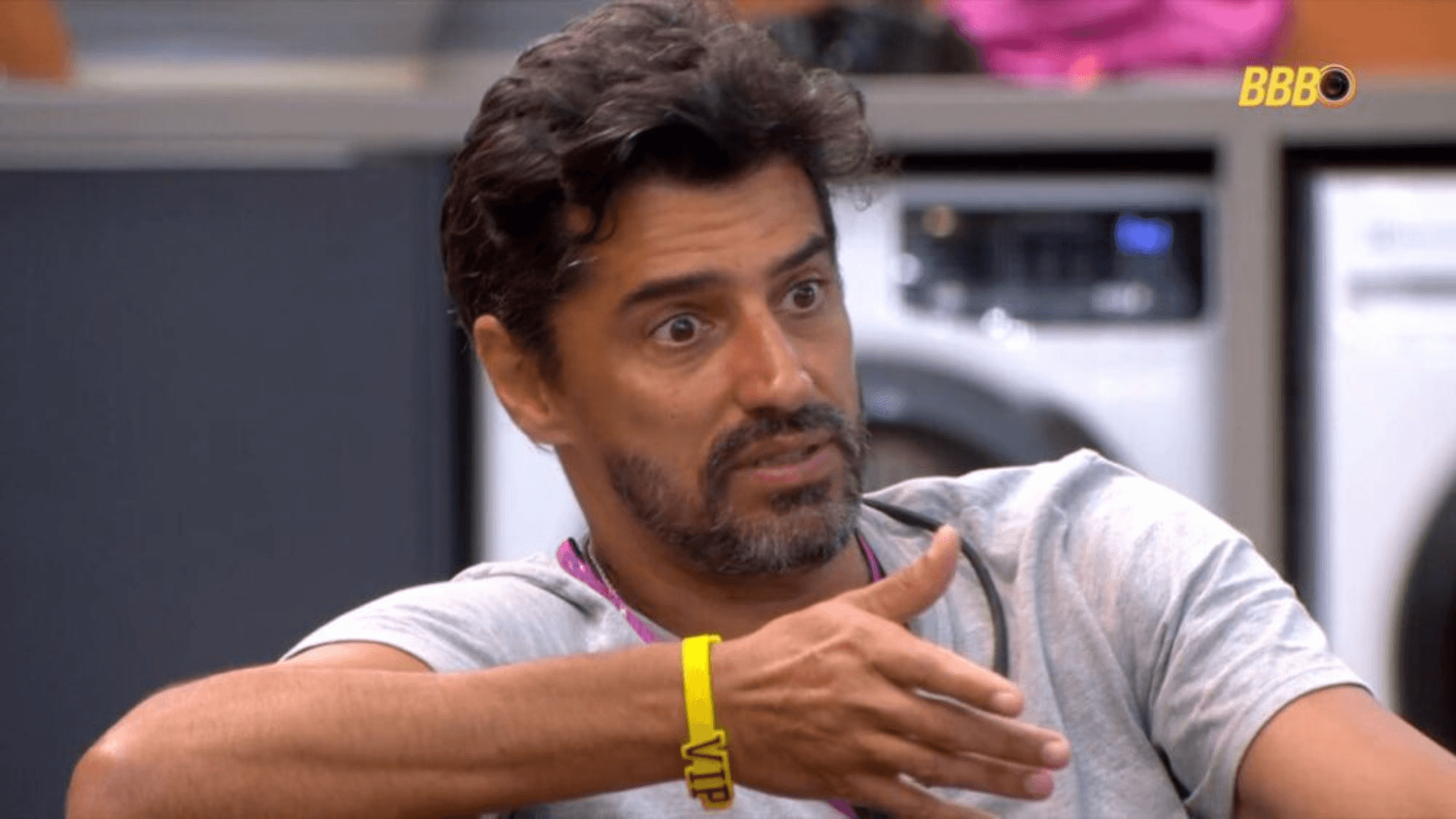 Alberto cogita sair do reality e desabafa sobre desgaste físico e emocional