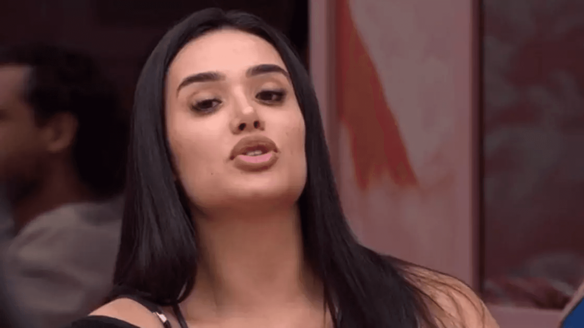 Jordana relembra comentário da mãe sobre aparência e diverte participantes