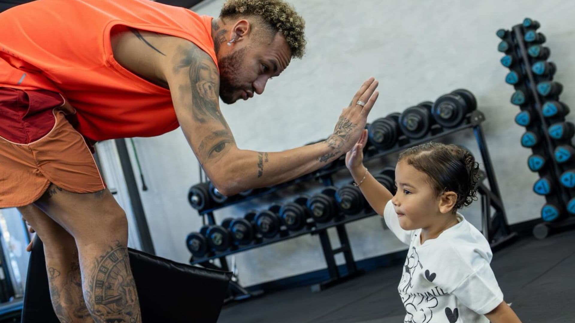 Mavie fala nome dos irmãos durante conversa com Neymar e viraliza