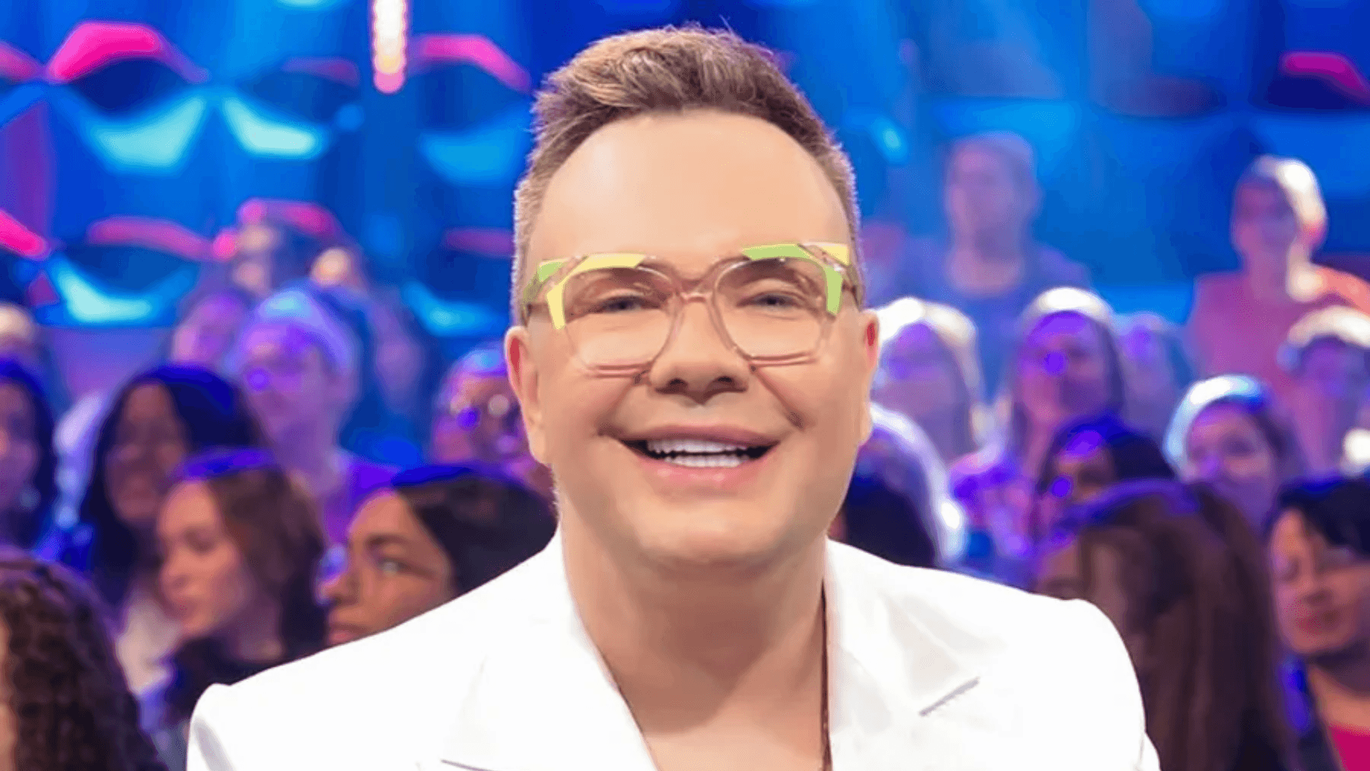 SBT prepara novo programa matinal com Felipeh Campos