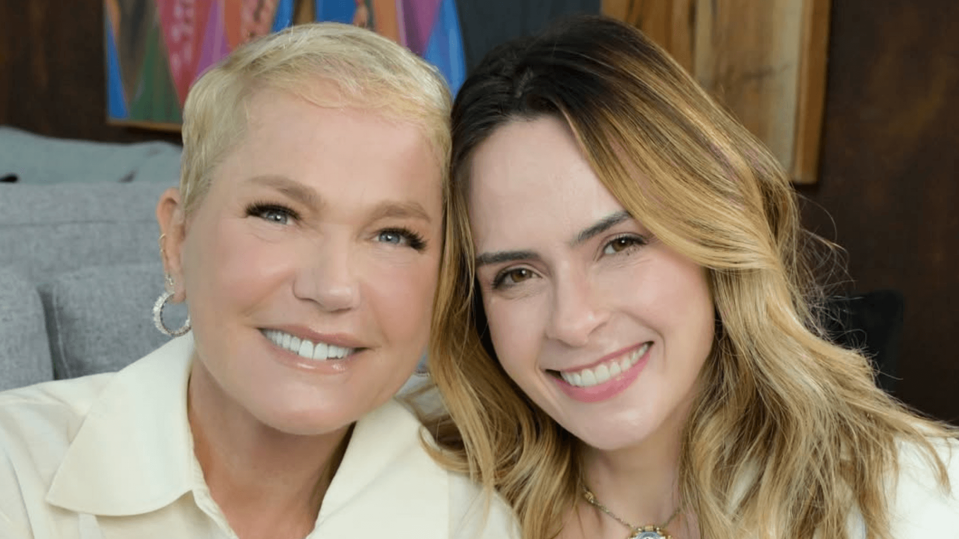 Ana Paula Renault e Xuxa protagonizam encontro emocionante: “Queria muito te dar esse abraço”