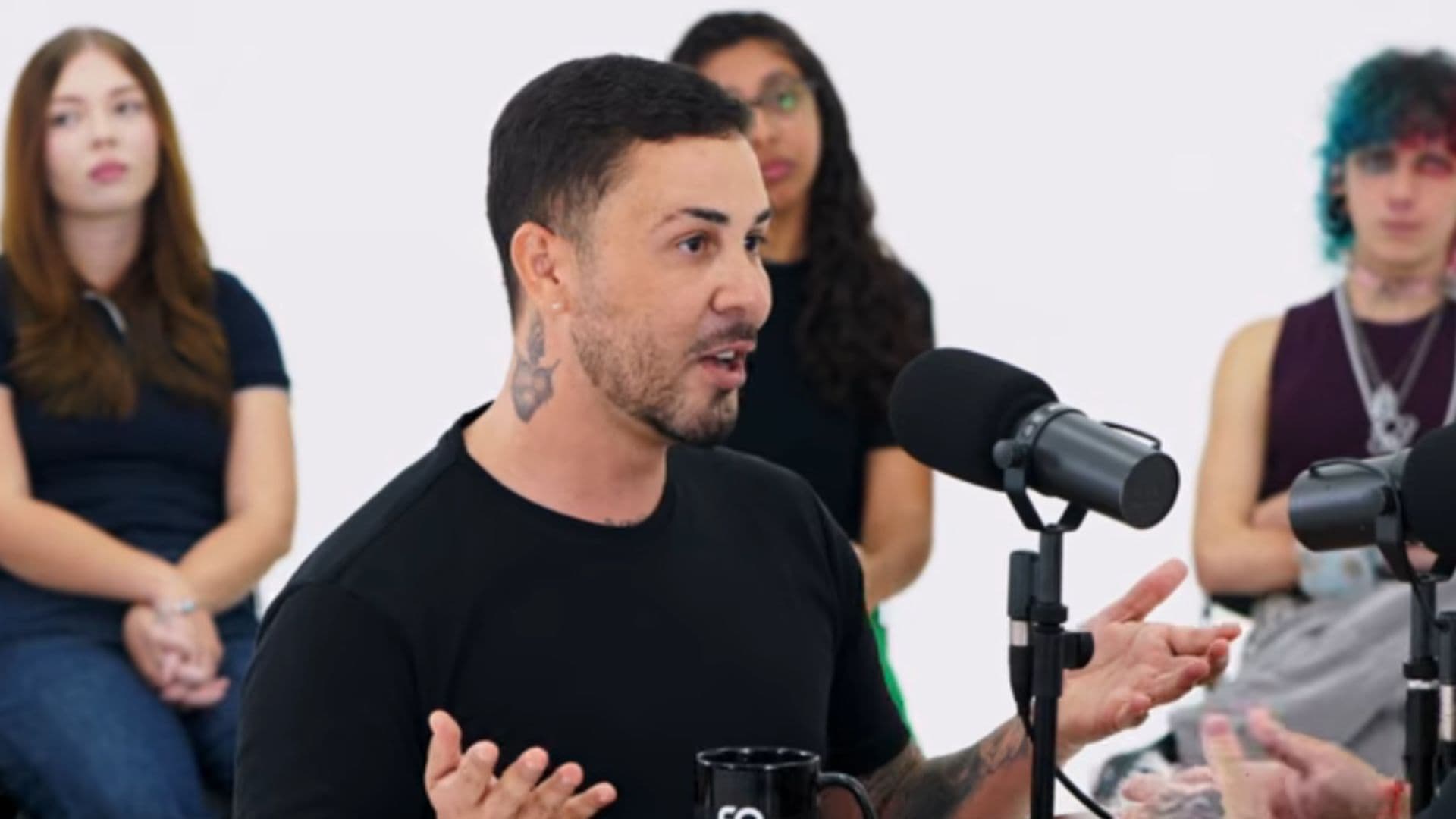 Carlinhos Maia se cala após hater dizer que ele prejudica pessoas com bets