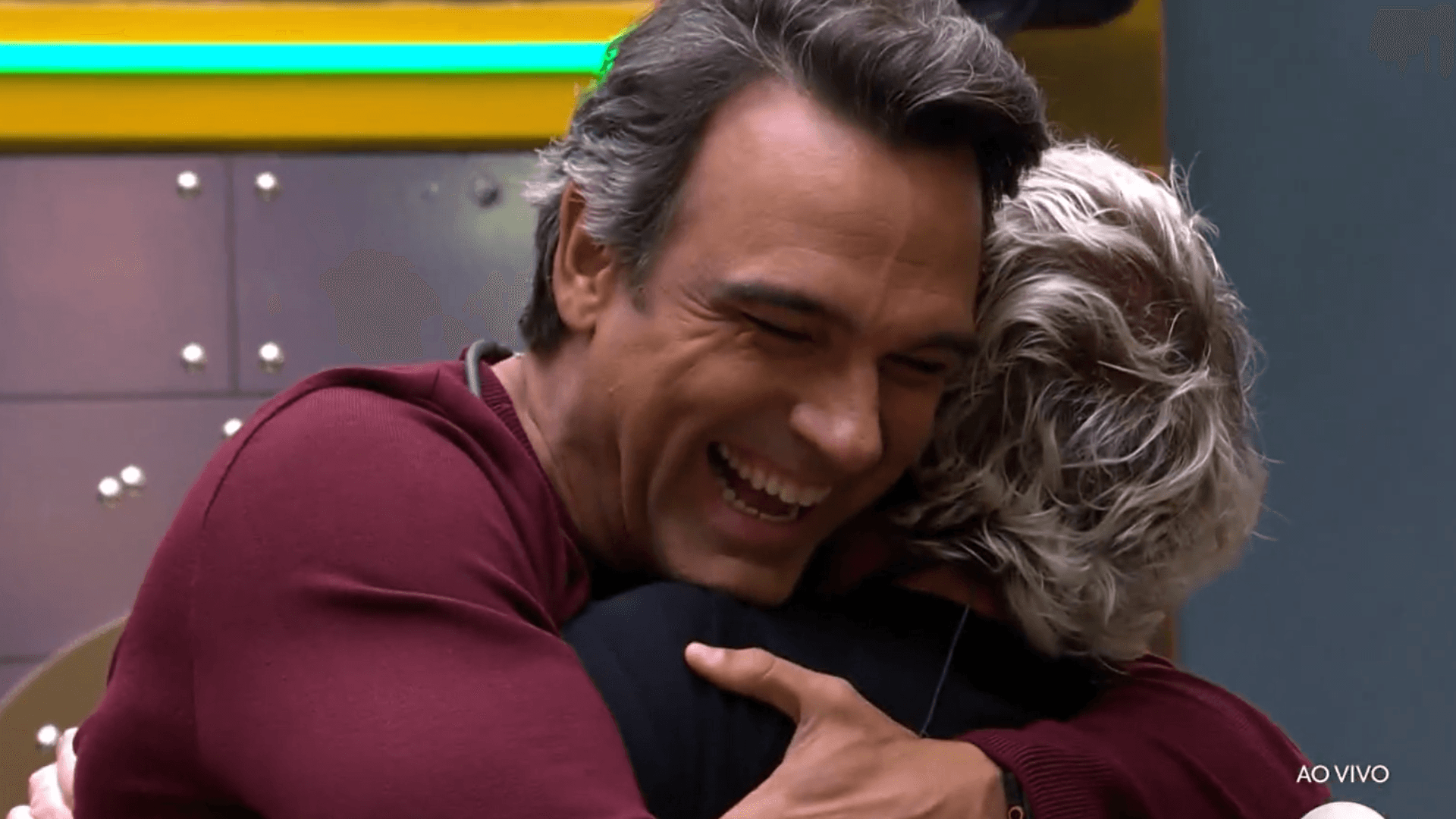 BBB 26: Tadeu Schmidt surpreende finalistas e entra na casa