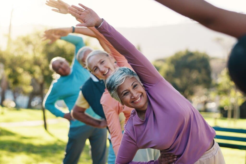 Saúde na terceira idade: como manter o corpo em movimento no outono 